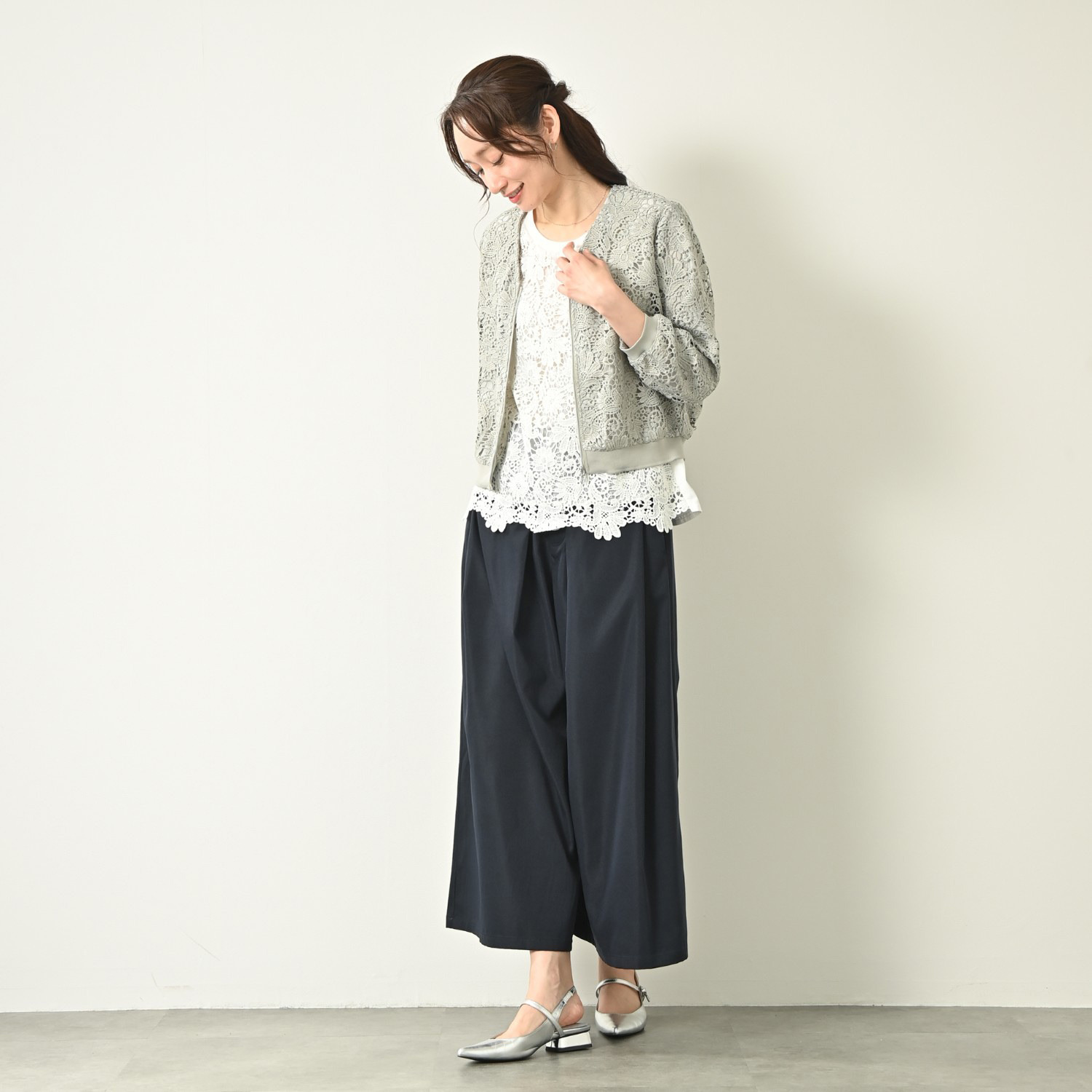 元町ゼラール 華やかで美しい エンブロイダリーレース Ｖネックブルゾン