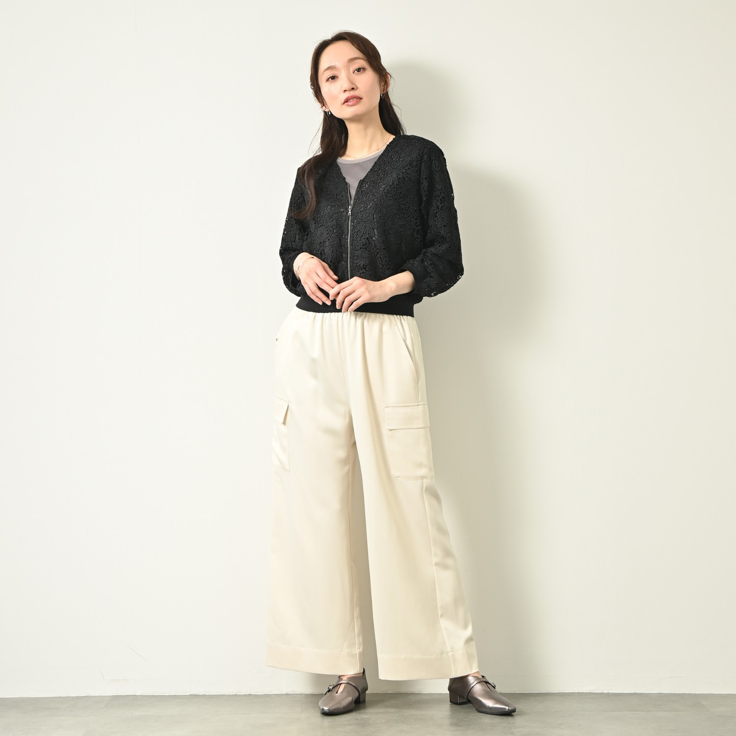 元町ゼラール 華やかで美しい エンブロイダリーレース Ｖネックブルゾン