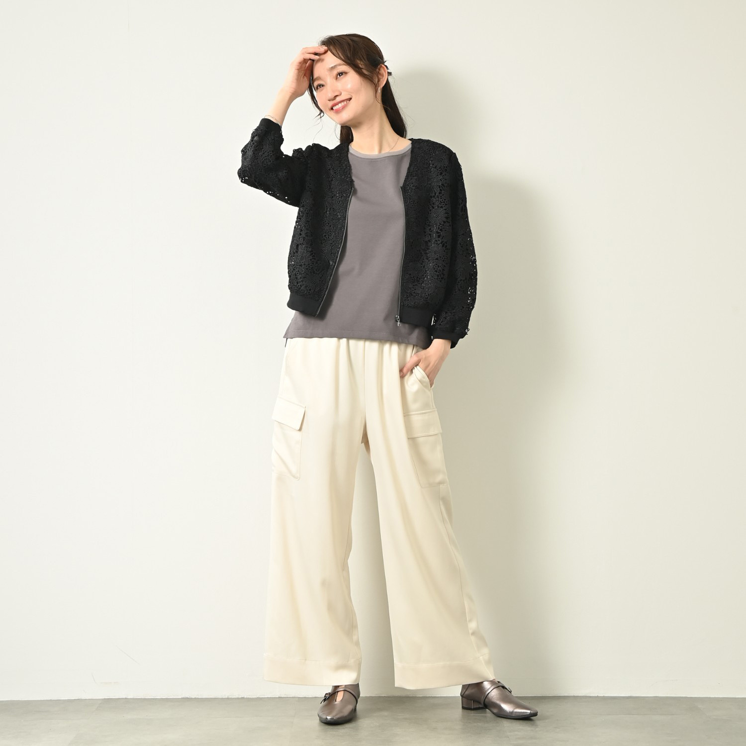 元町ゼラール 華やかで美しい エンブロイダリーレース Ｖネックブルゾン