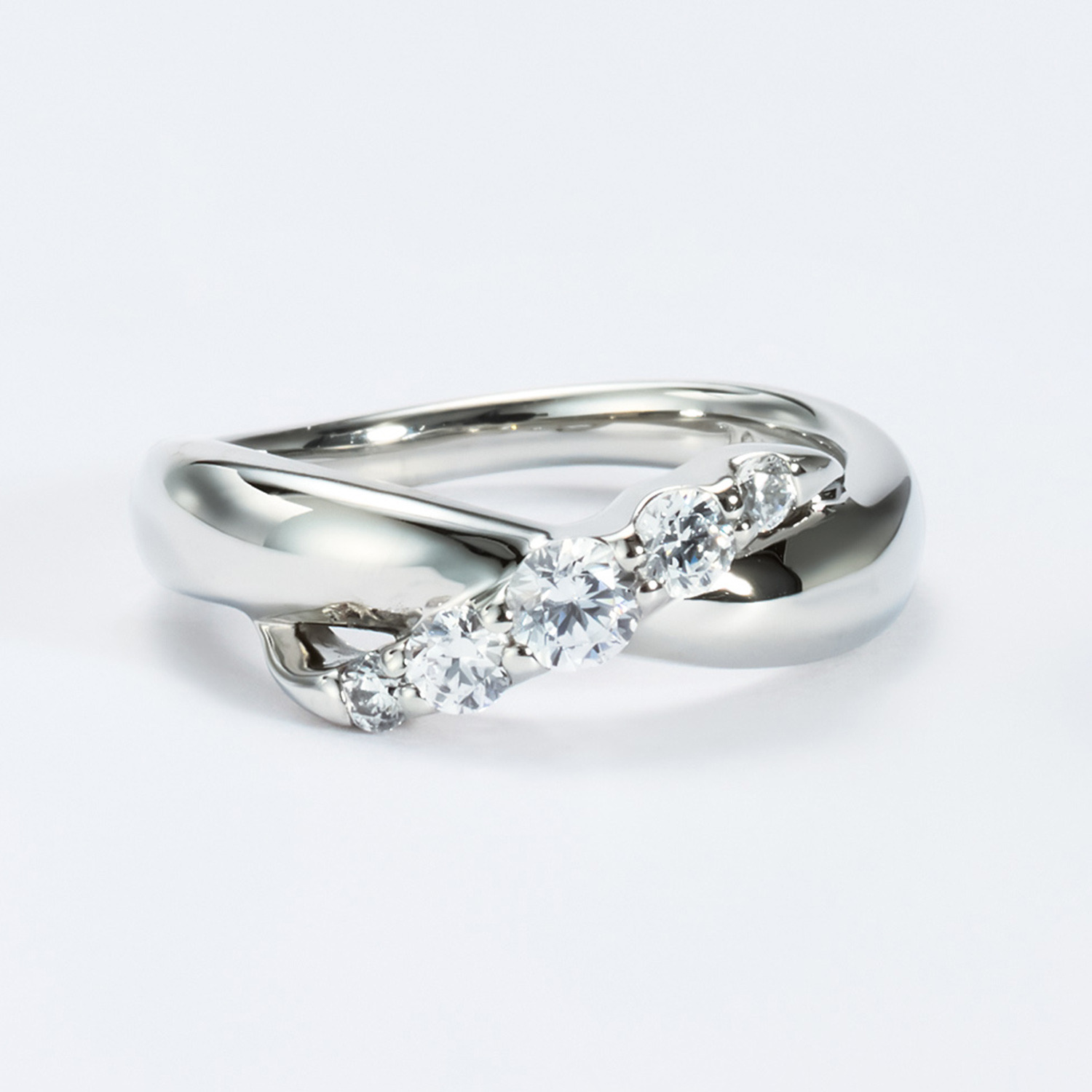 ステングレイス サージカルステンレス プレシオサ社製ＣＺ ソフトウェーブスパークル リング