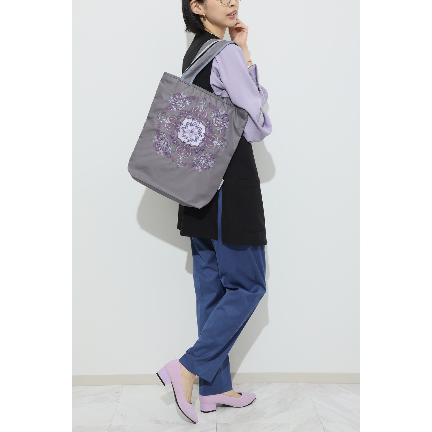 シノワズリーモダン 防水・はっ水 ツインプロテクト ダマスク カットワーク刺しゅう アートトートバッグ