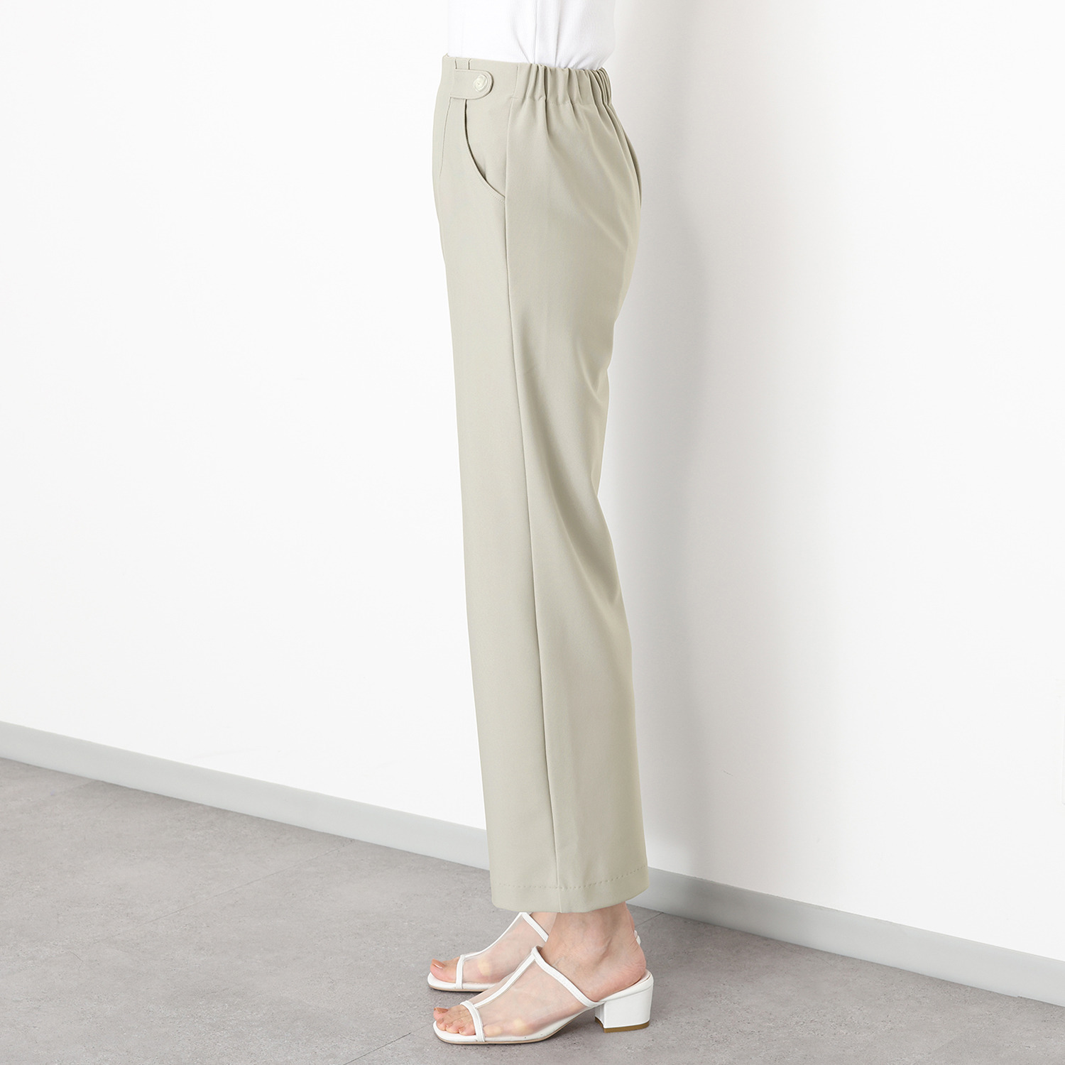 メゾン馬里邑 日本製 ロイカ（Ｒ）使用 ストレッチパンツ