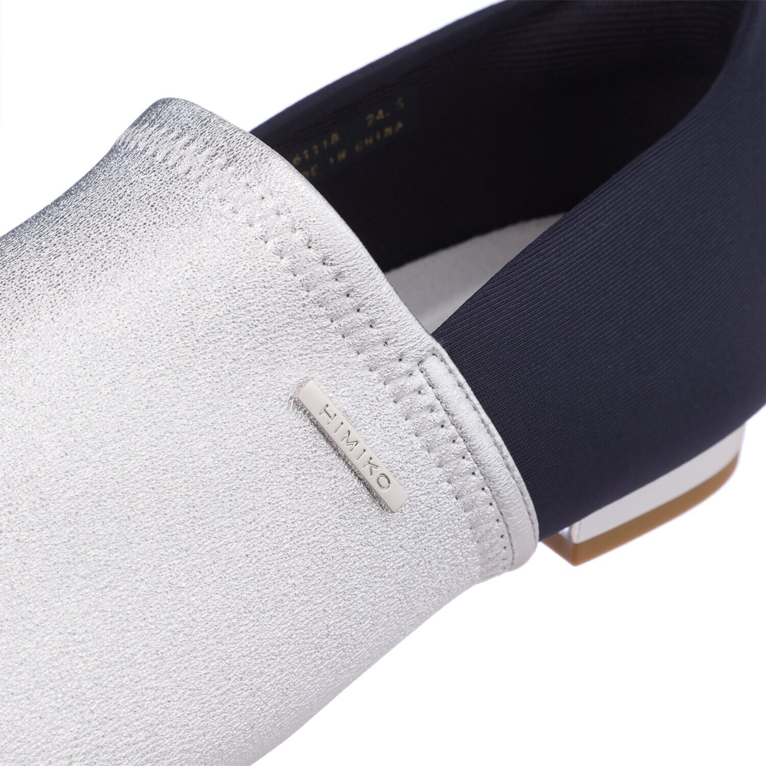 卑弥呼 驚きのフィット感 シープストレッチレザー すっと履けるパンプス