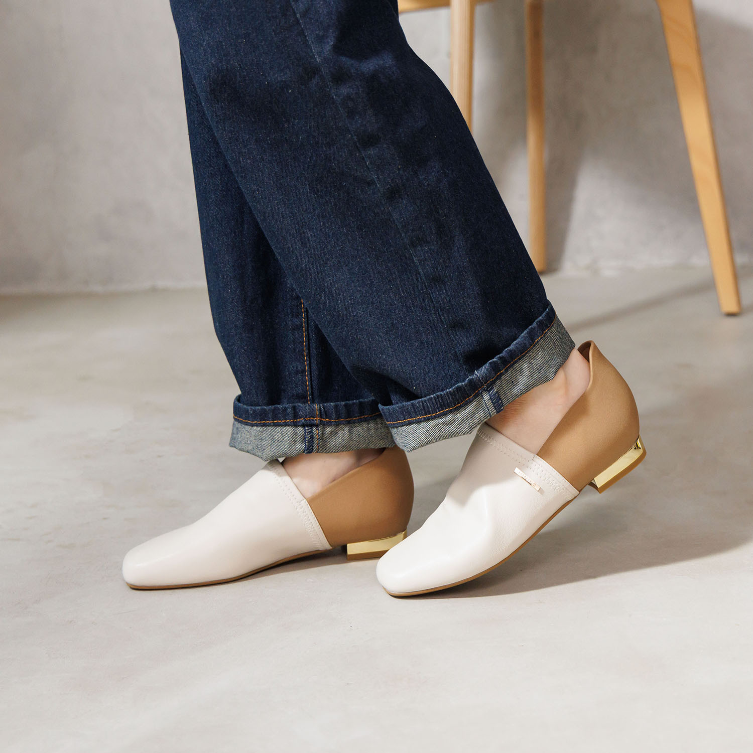 卑弥呼 驚きのフィット感 シープストレッチレザー すっと履けるパンプス