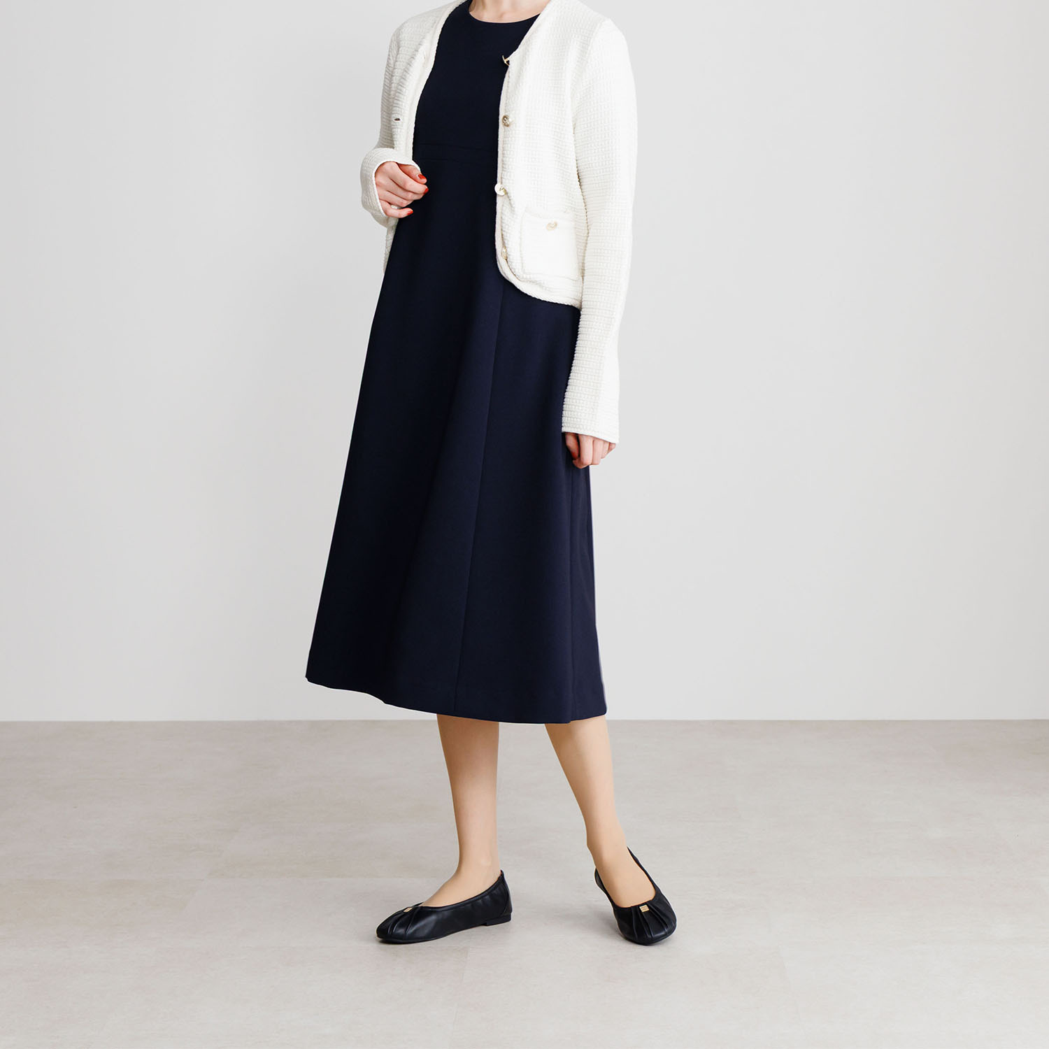 卑弥呼 シープレザー メタルロゴ ギャザーパンプス