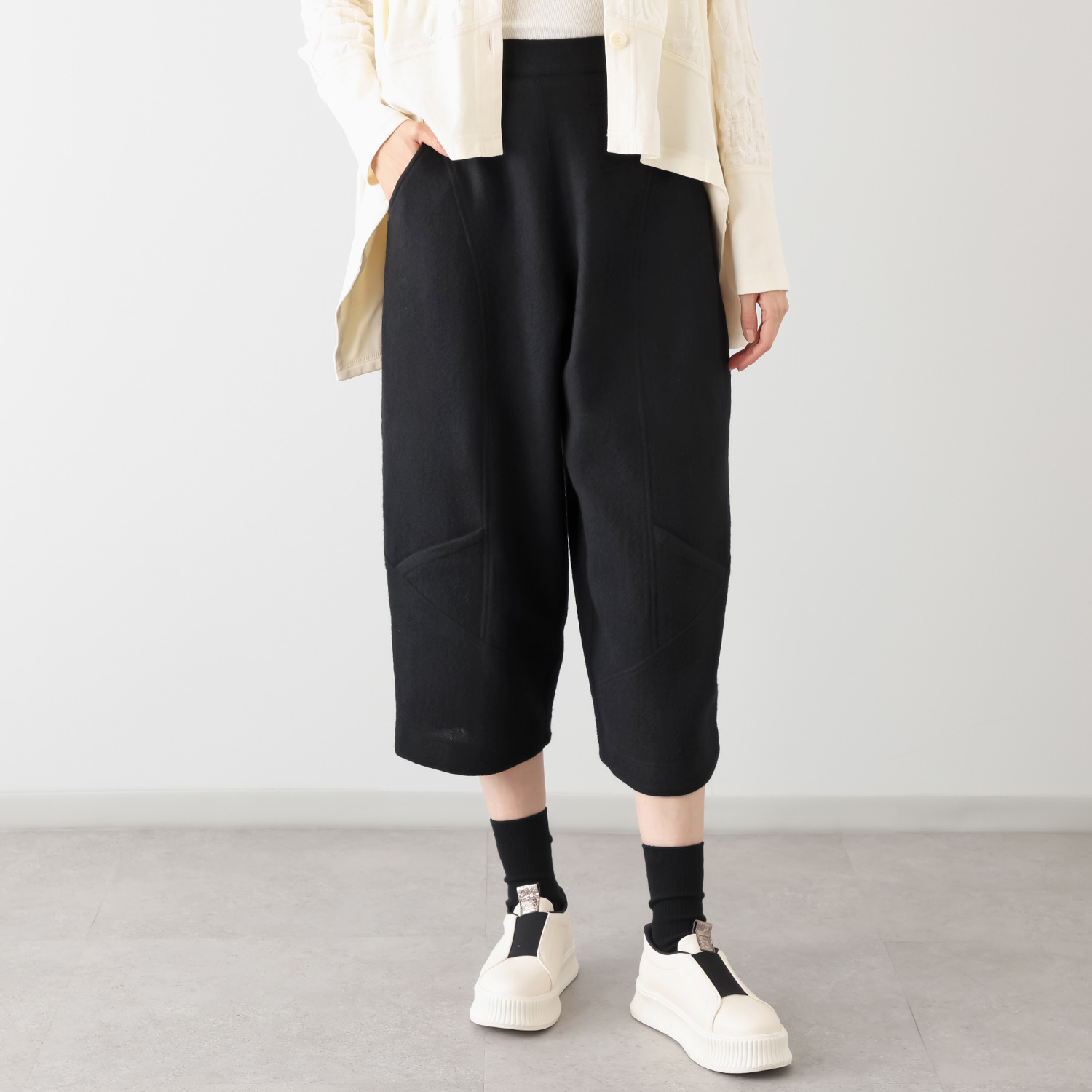 ナインティーン　ブルーム 尾州産ウールガーゼ 切替パンツ