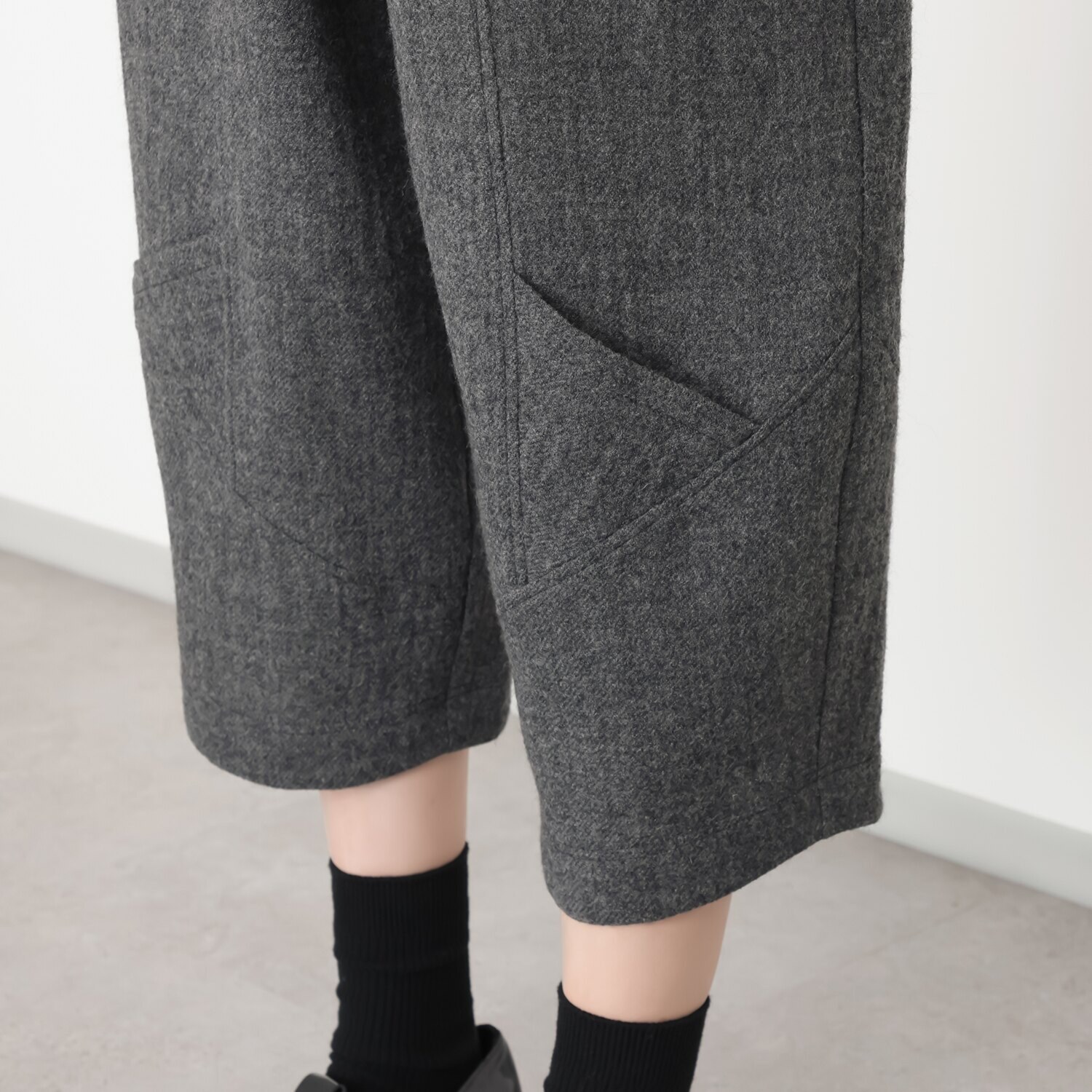 ナインティーン　ブルーム 尾州産ウールガーゼ 切替パンツ