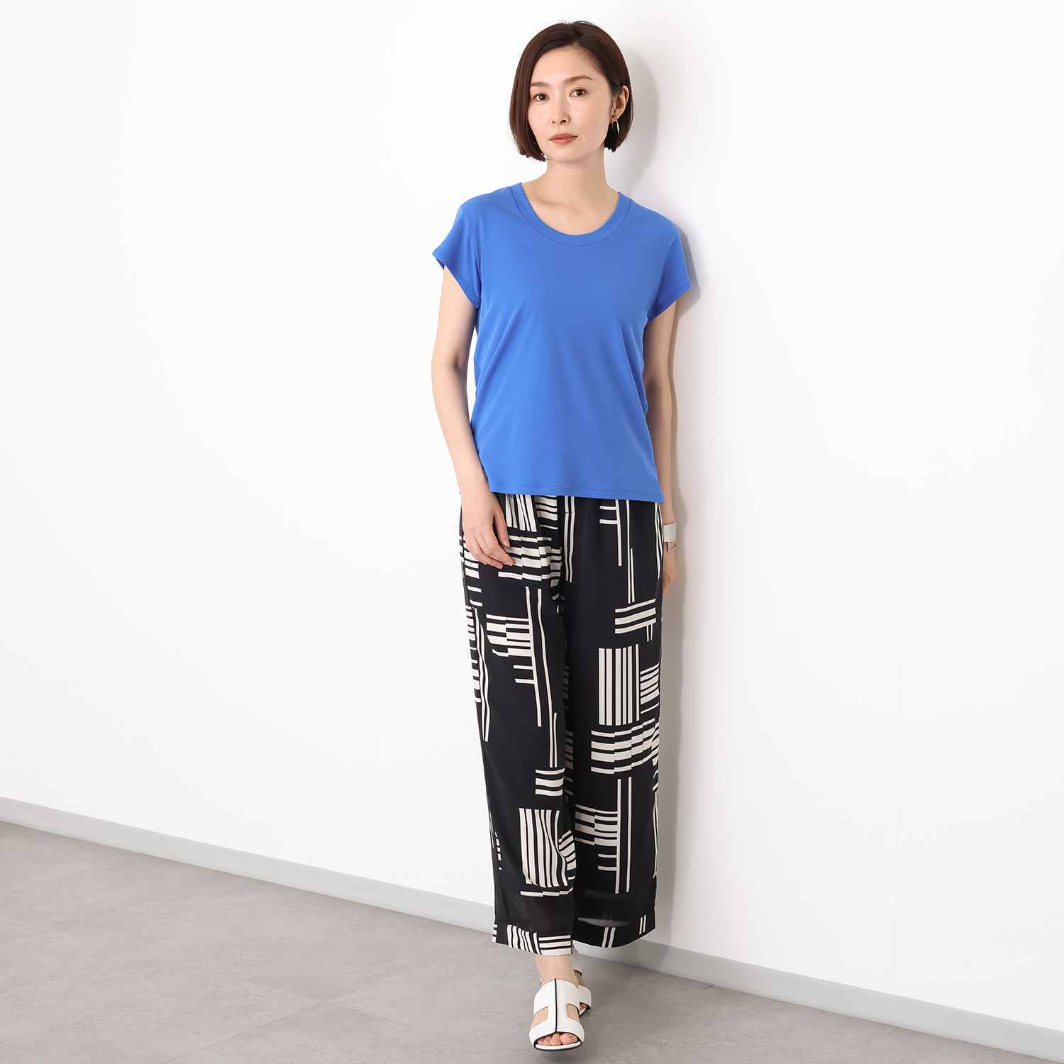 オーエヌオー 創業１００年の傑作 カルミヤコットン ガス焼き加工で艶仕上げ さらっと柔らかい Ｕネックプルオーバー