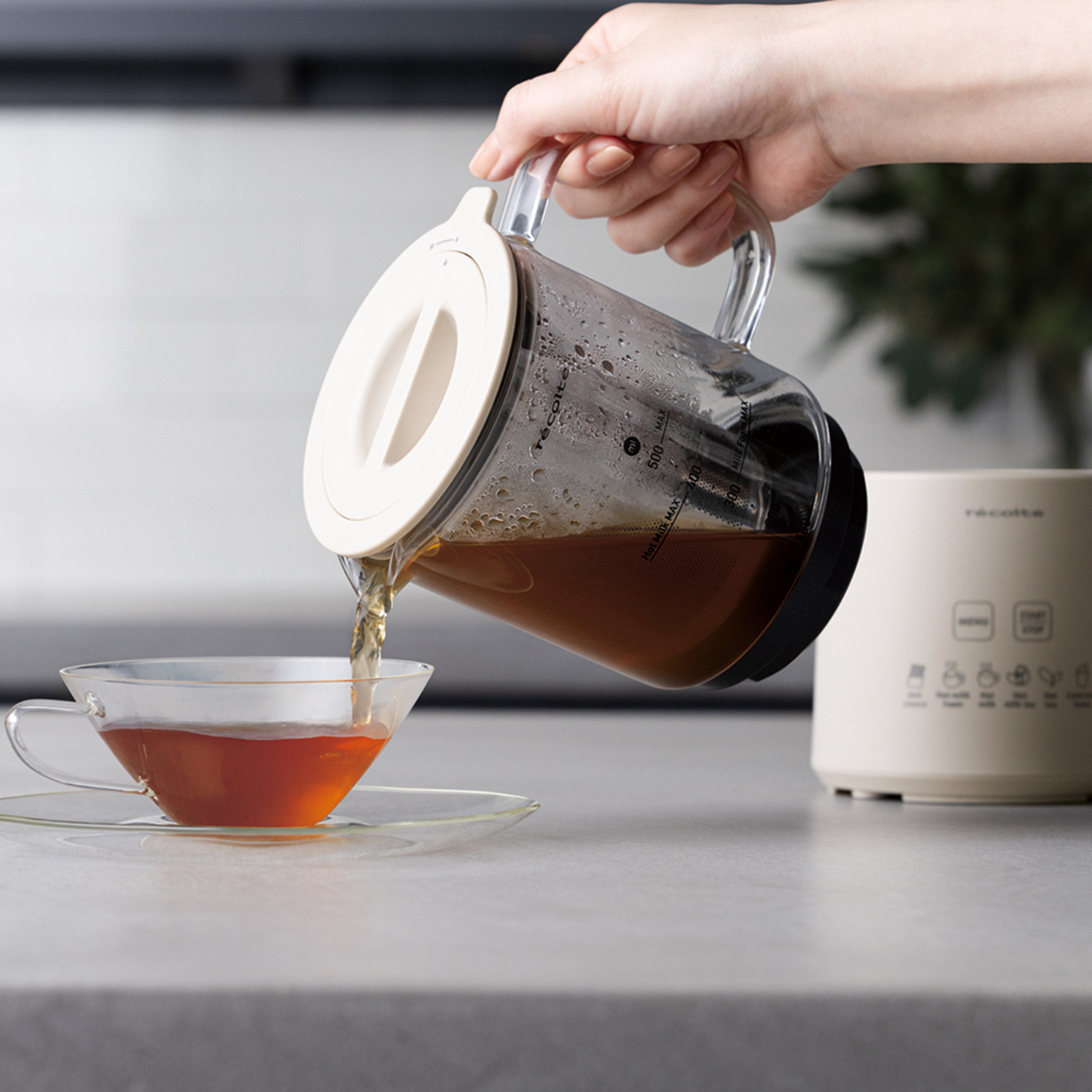 レコルト ６つのモード搭載で おうちでカフェ気分♪ カップ型ドリンクメーカー “ホットチョコ＆ 　ミルクフォーマー” ＲＭＴ−３　特別セット