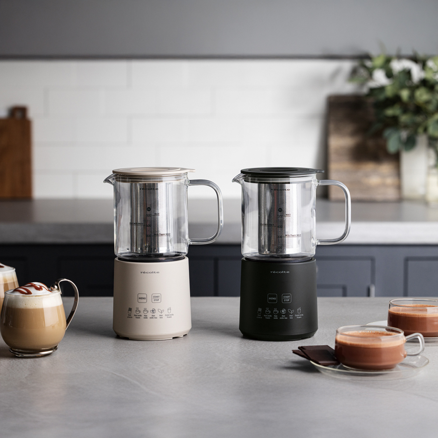 レコルト ６つのモード搭載で おうちでカフェ気分♪ カップ型ドリンクメーカー “ホットチョコ＆ 　ミルクフォーマー” ＲＭＴ−３　特別セット