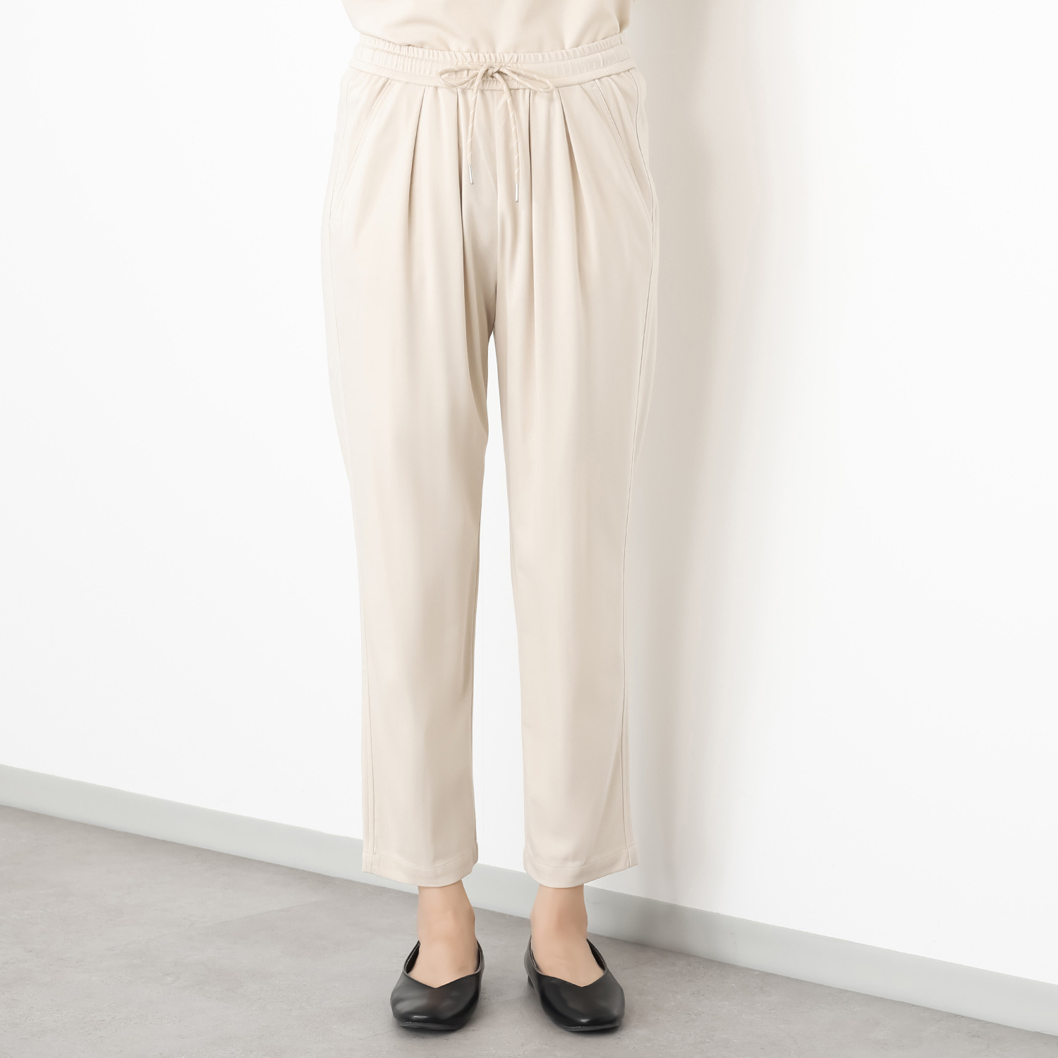 シーン ３面体やわらか肌触り テーパードパンツ