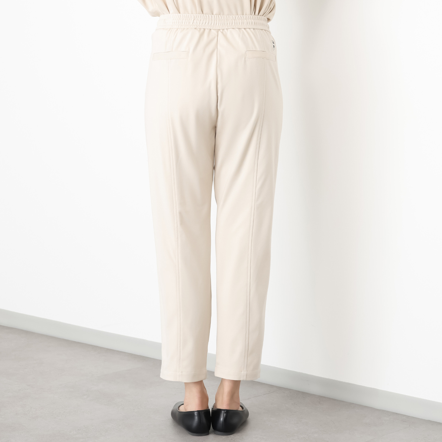 シーン ３面体やわらか肌触り テーパードパンツ