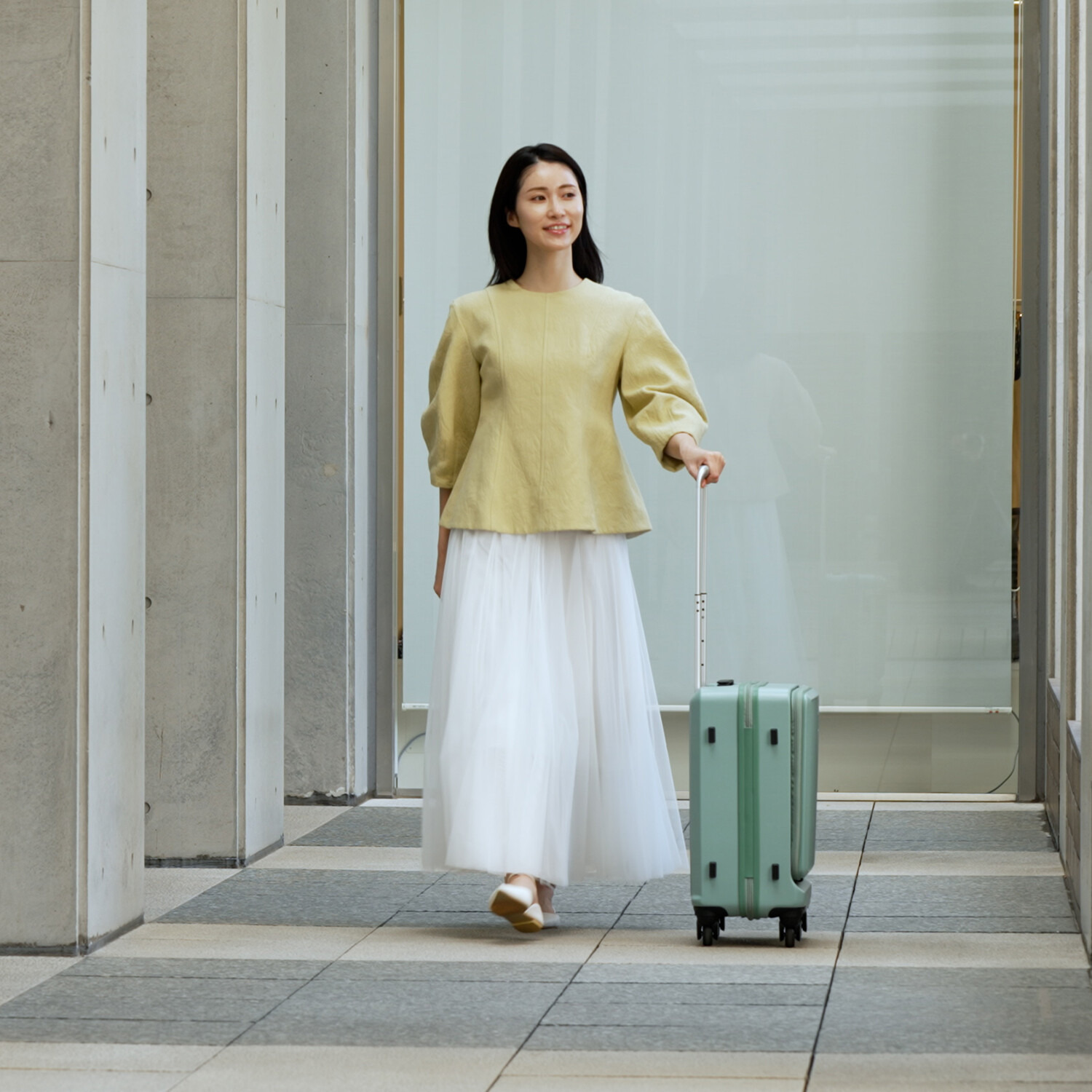 フリクエンター “リエーヴェ” 衝撃緩衝 フロントオープン スーツケース４８ｃｍ 旅行ポーチ７点セット ＜機内持ち込み可＞