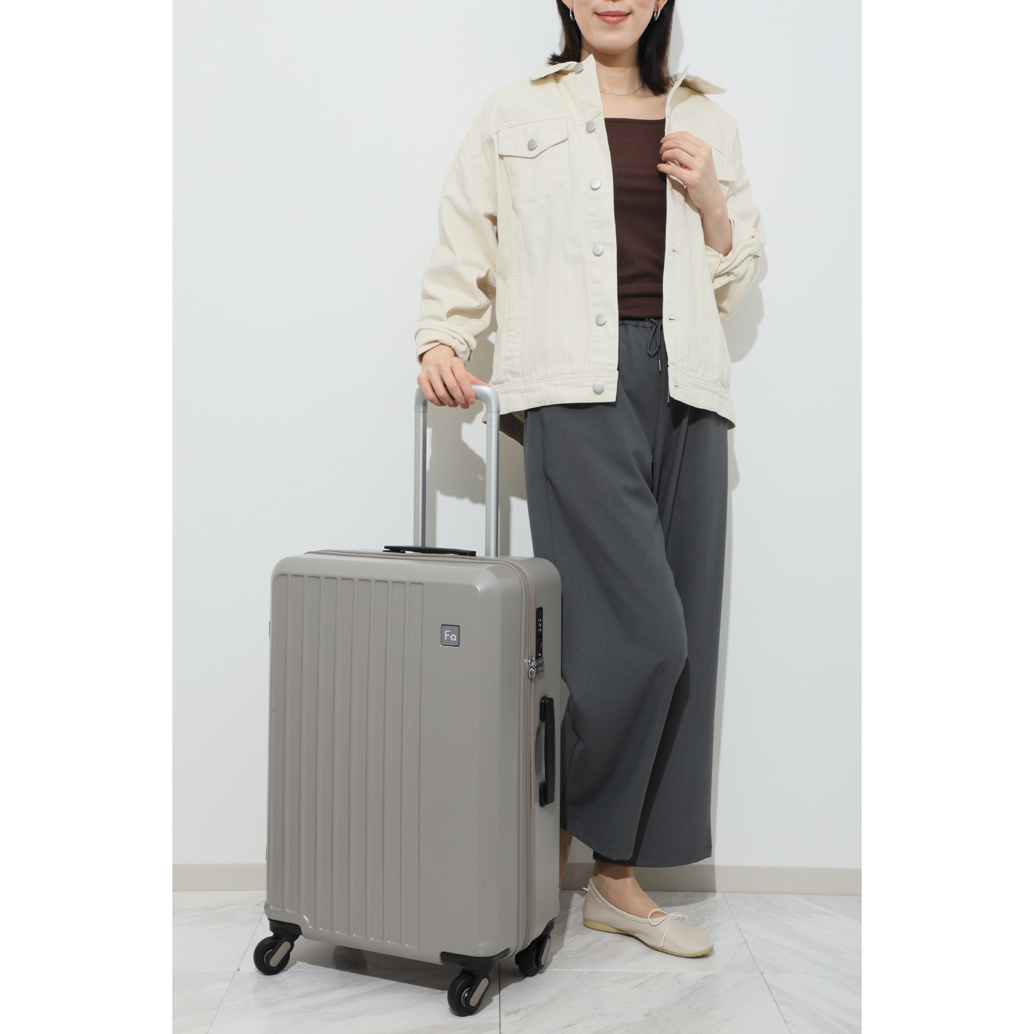 フリクエンター “リエーヴェ” 衝撃緩衝 スーツケース５７ｃｍ 旅行ポーチ７点セット