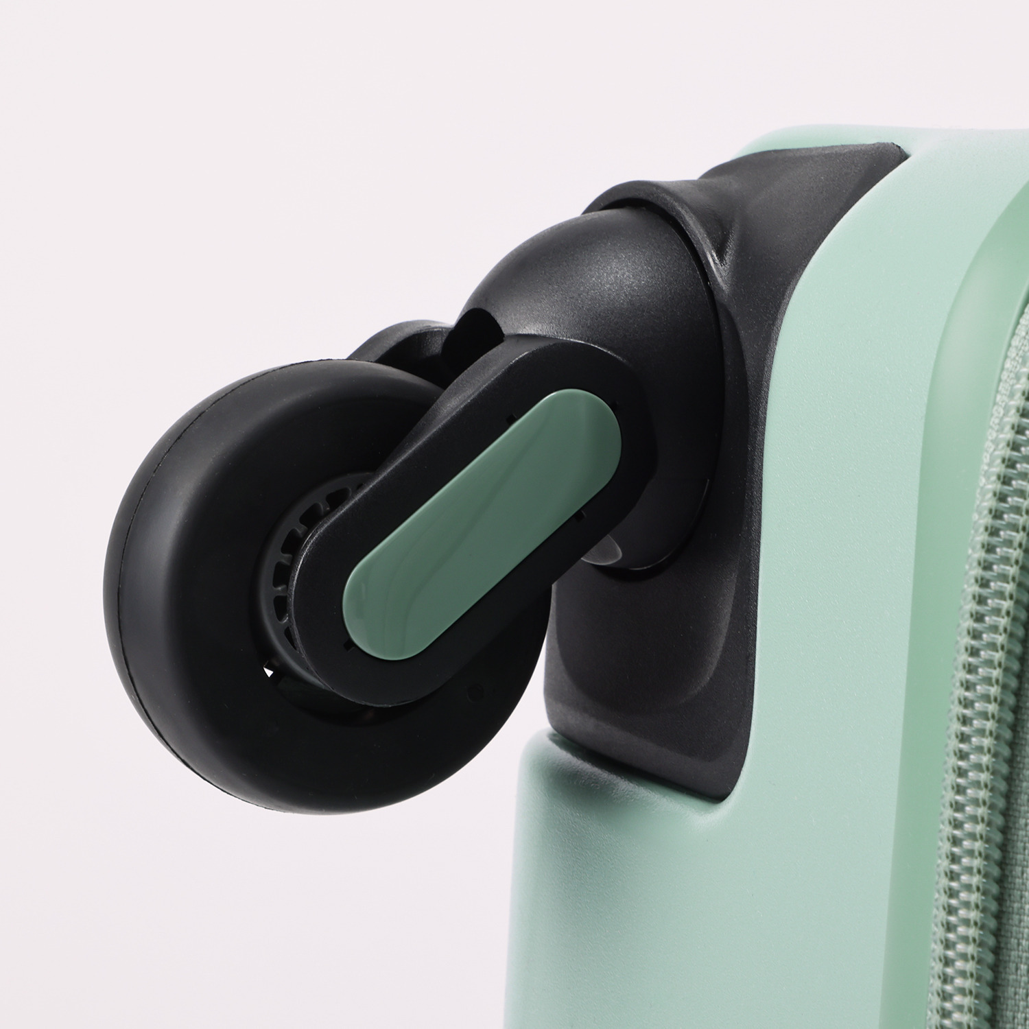 フリクエンター “リエーヴェ” 衝撃緩衝 ６８ｃｍスーツケース 旅行ポーチ７点セット