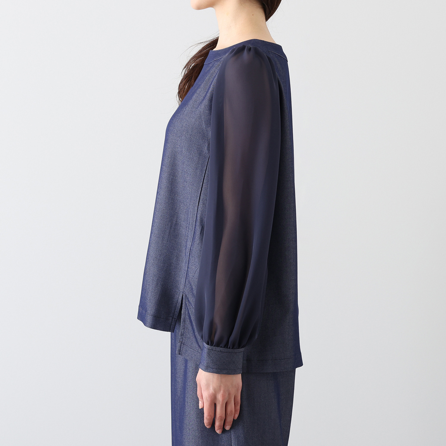 Ｔ．Ｆ．Ｄ．Ｃ． 機能満載！ デニムライク素材 ストレッチ 袖シフォンブラウス