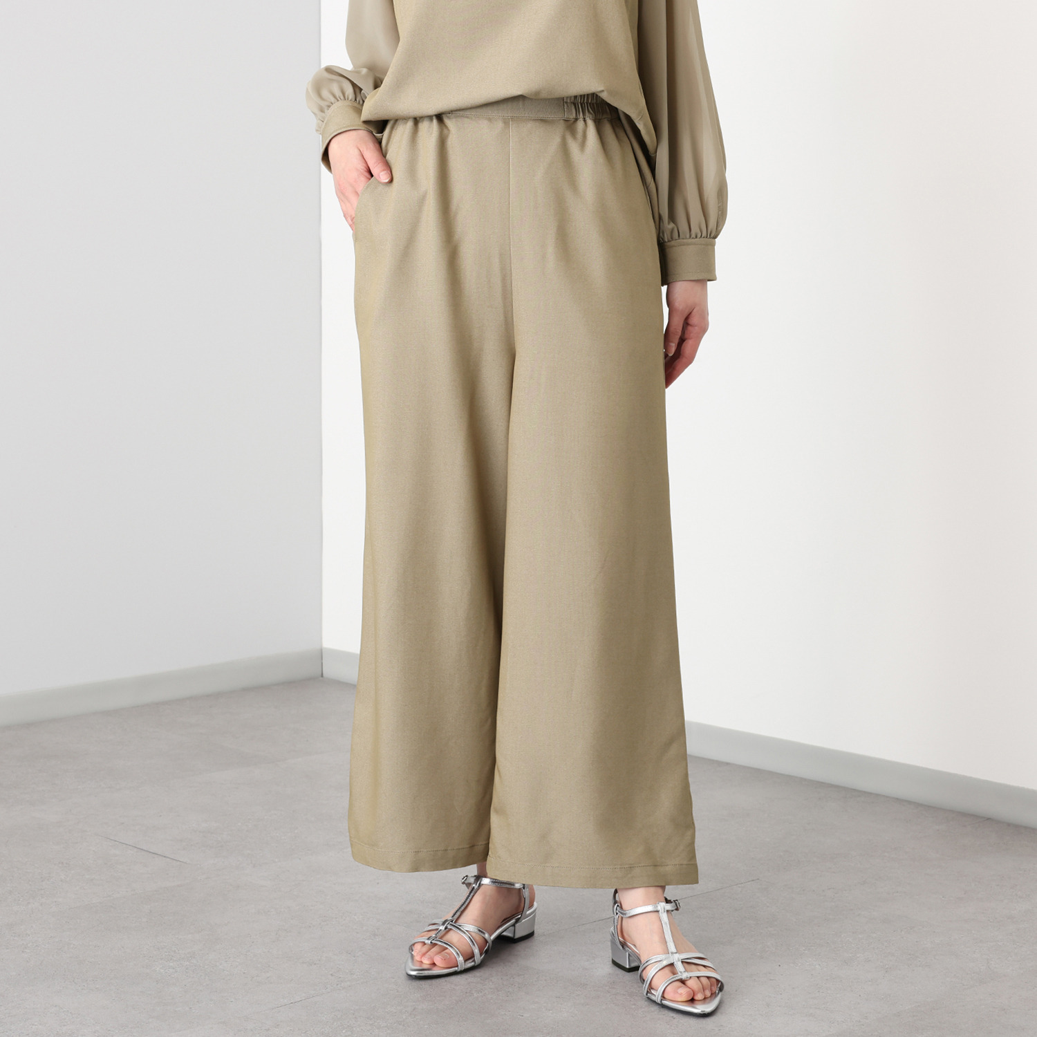 Ｔ．Ｆ．Ｄ．Ｃ． 機能満載！ デニムライク素材 ストレッチ ワイドパンツ