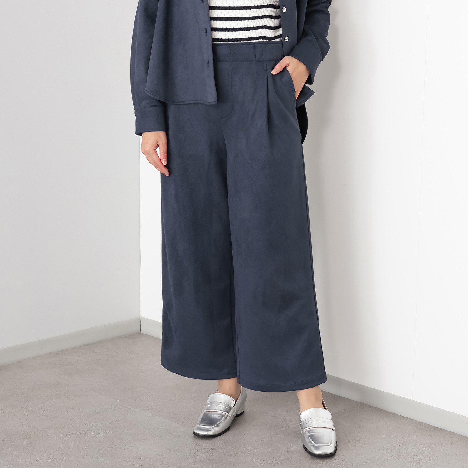 チーロ スエードタッチ タックワイドパンツ