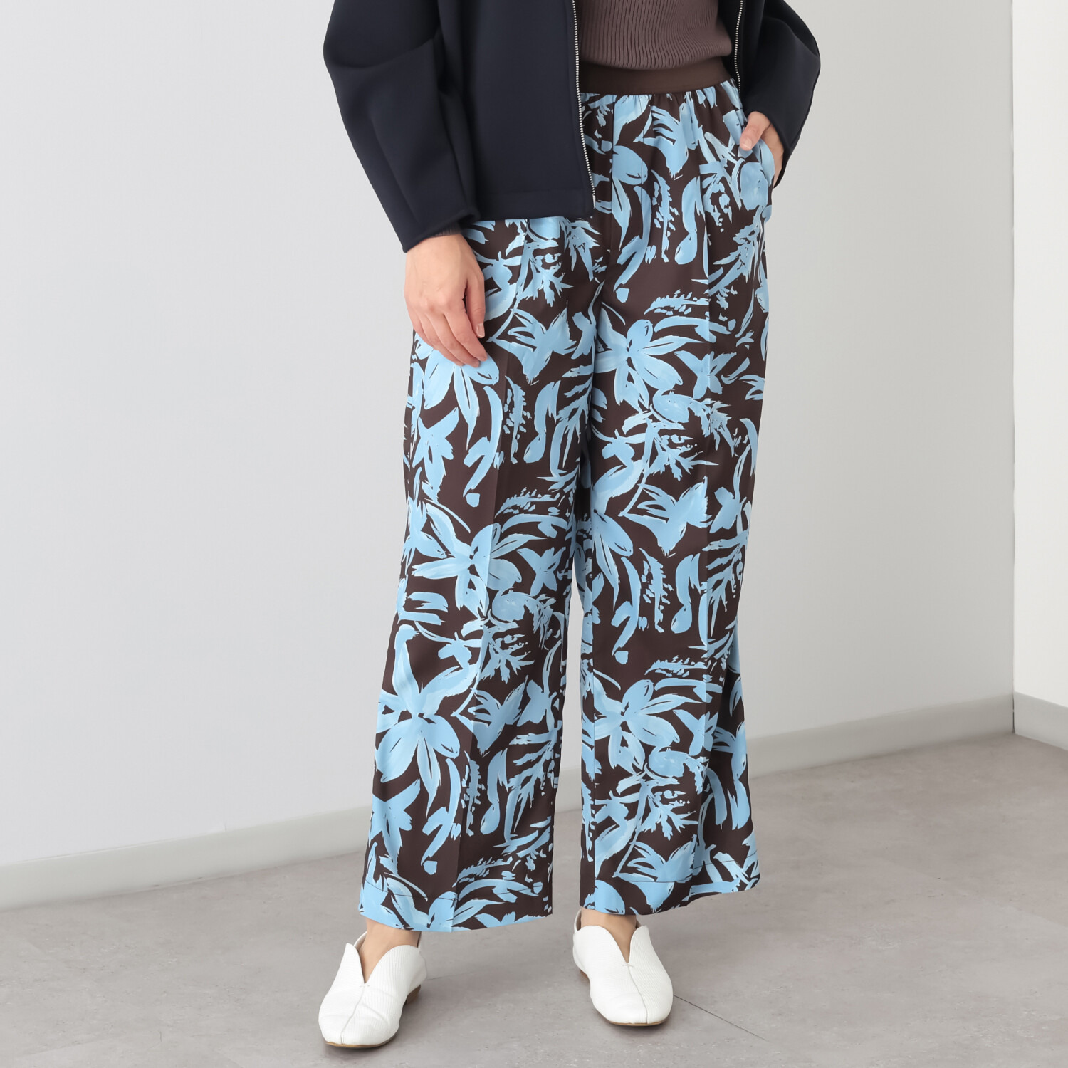 チーロ ボタニカルフラワー イージーワイドパンツ