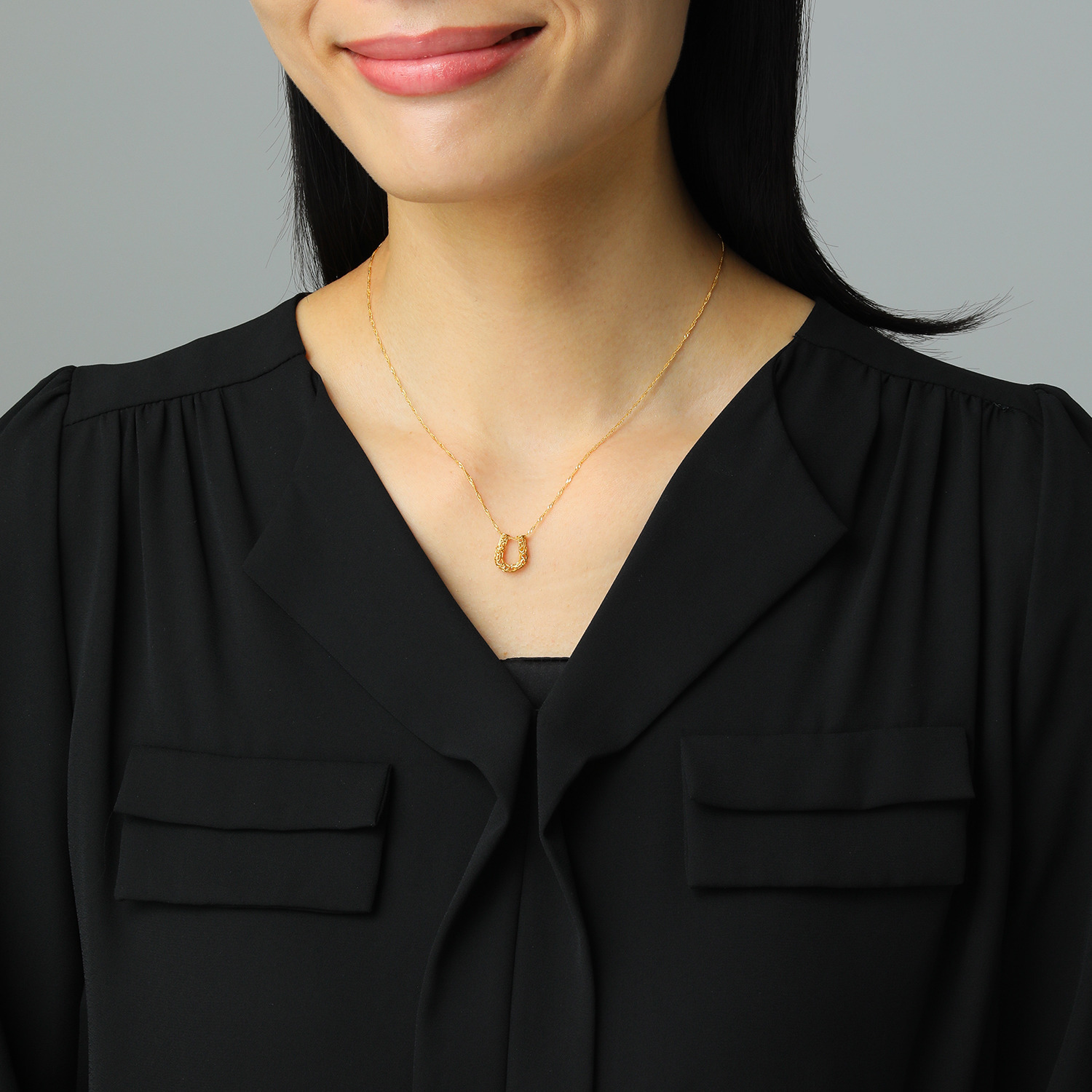 ピュアイズム 純金 ホースシューデザイン ペンダントトップ