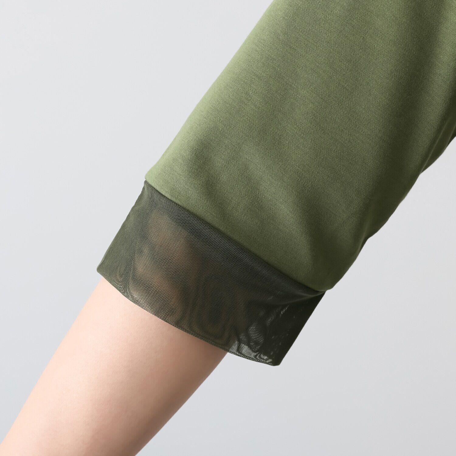 エムジェイアール　バイ マチコ　ジント　ロンドン チュール切替 ハイネックプルオーバー