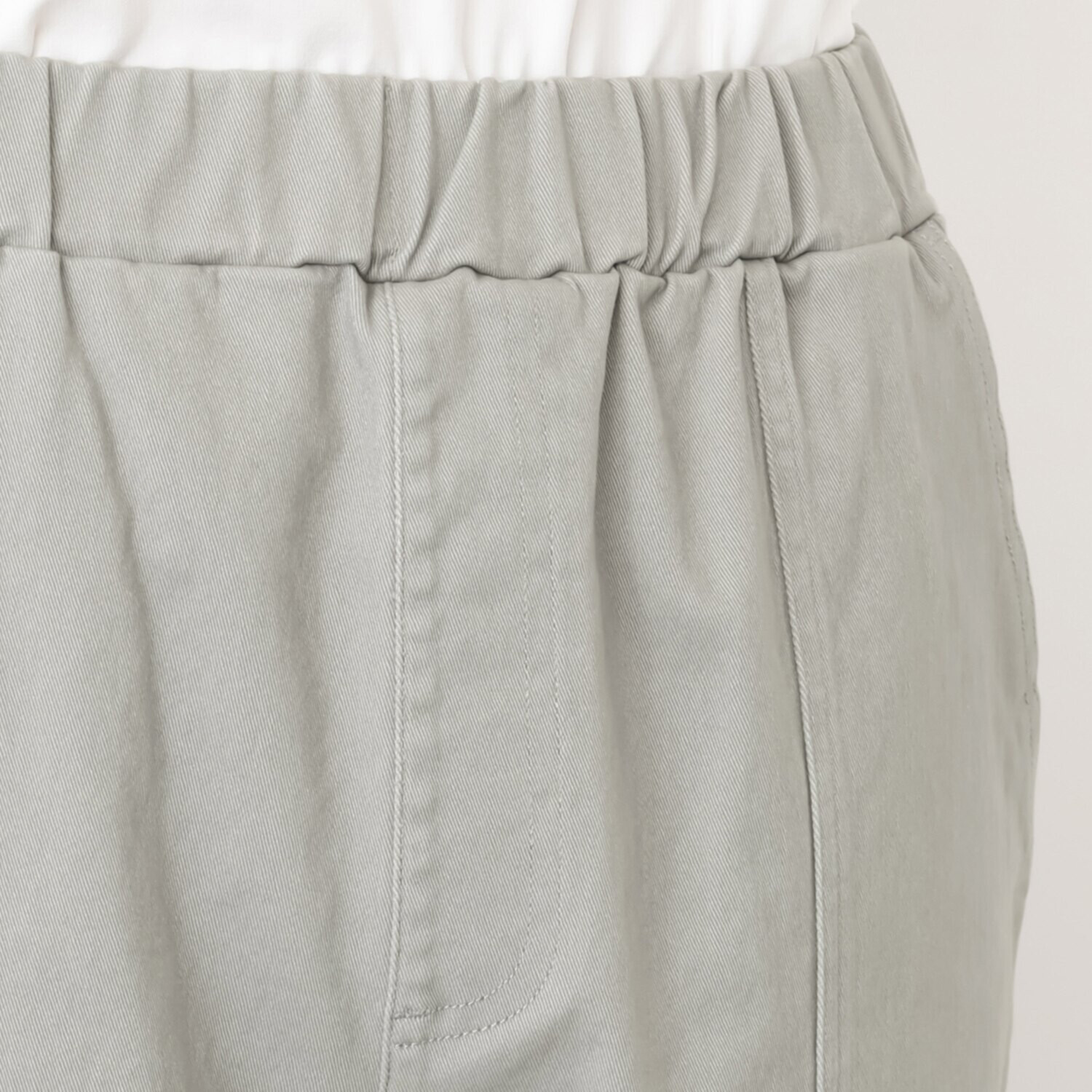 アトリエール ロールアップもオシャレな パウダリータッチ コットン混 テーパードパンツ