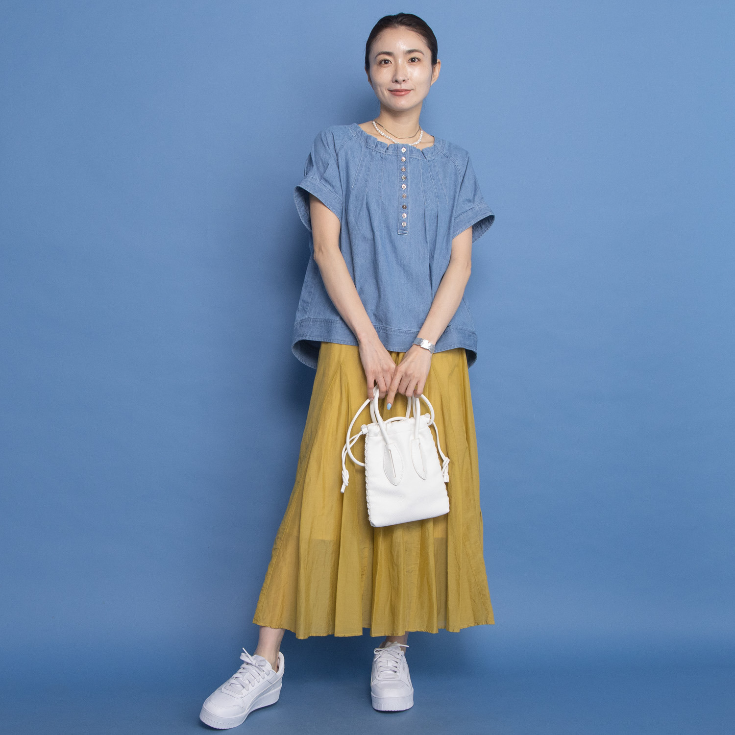 オルテンジア 洗練カジュアルで 日常もお出かけも映える デニムタックブラウス