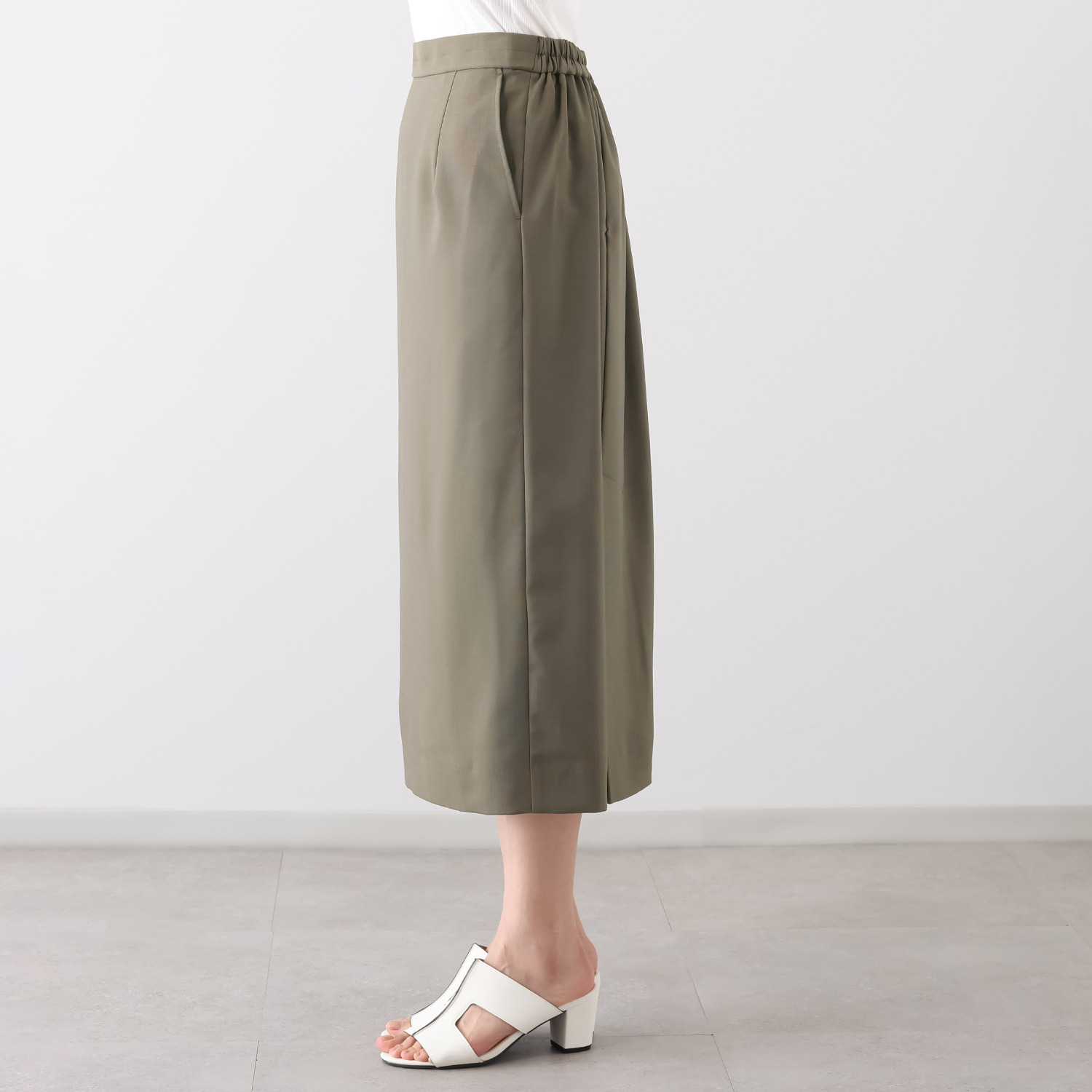 オルテンジア 大人カジュアルを整える 気軽にはけて旬な装い Ｉラインタックスカート