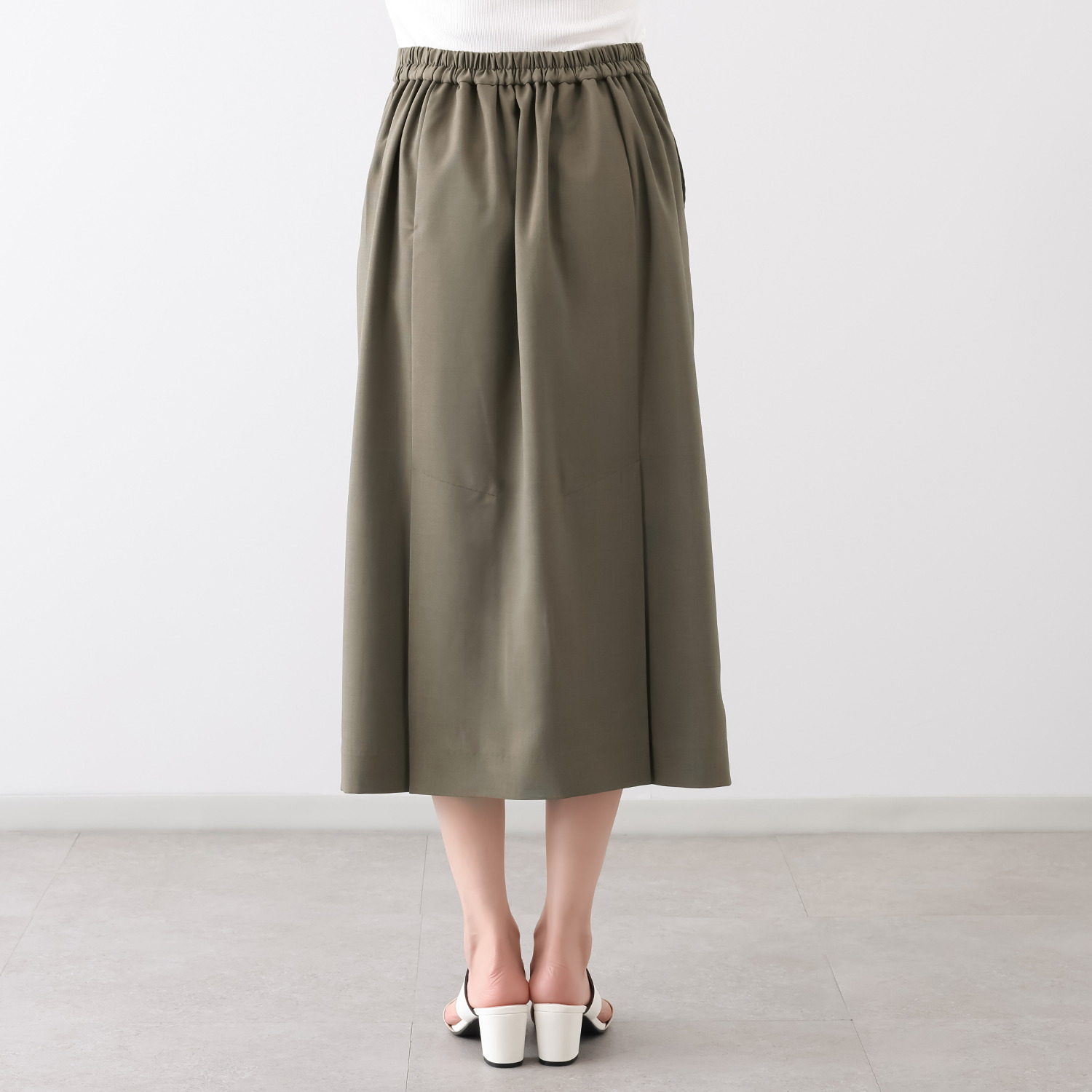 オルテンジア 大人カジュアルを整える 気軽にはけて旬な装い Ｉラインタックスカート