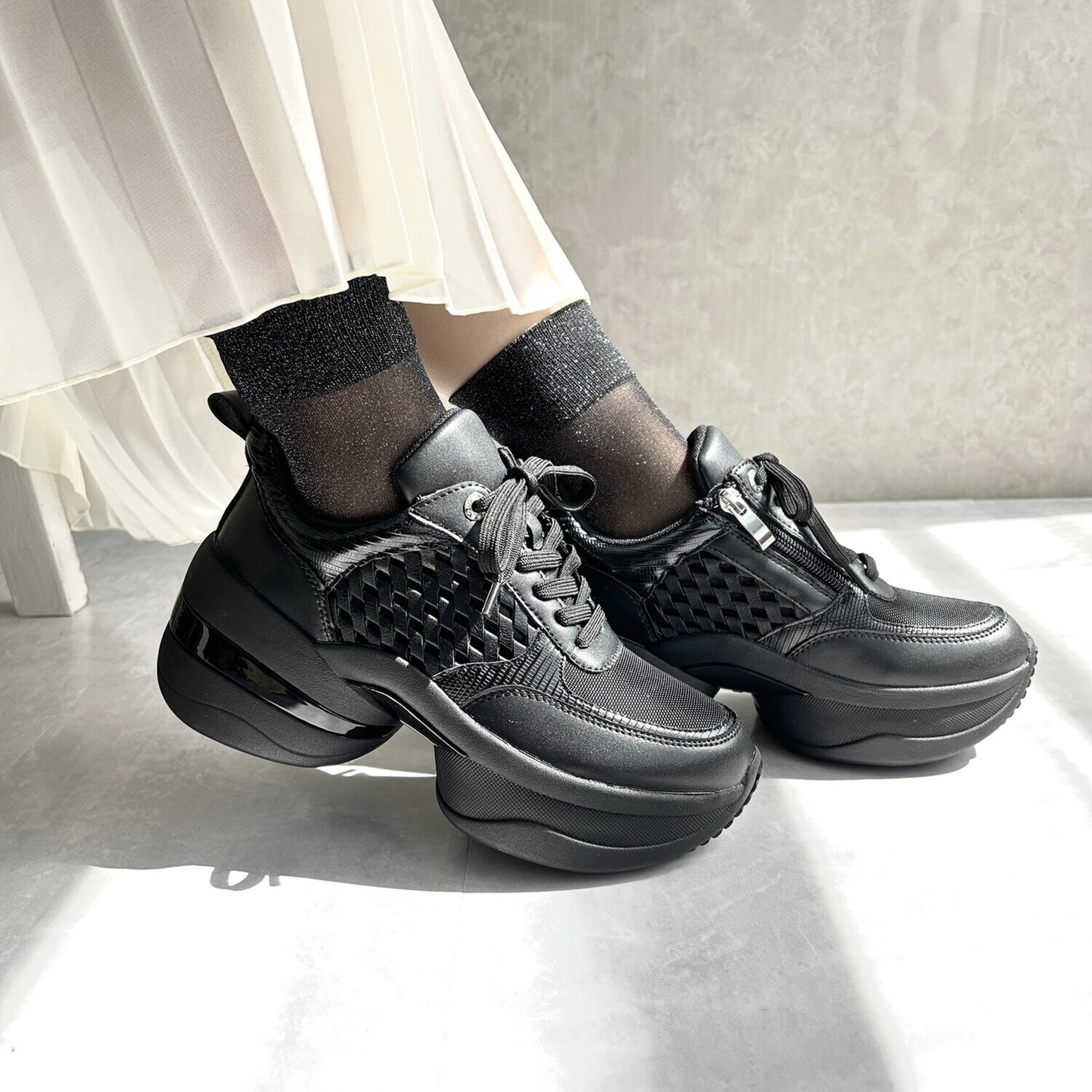 ヌーベルヴォーグ リュクスライン ブランド誕生１５周年！ 魅せるヒールコンシャス 楽してキレイを手に入れる 軽量厚底スニーカー