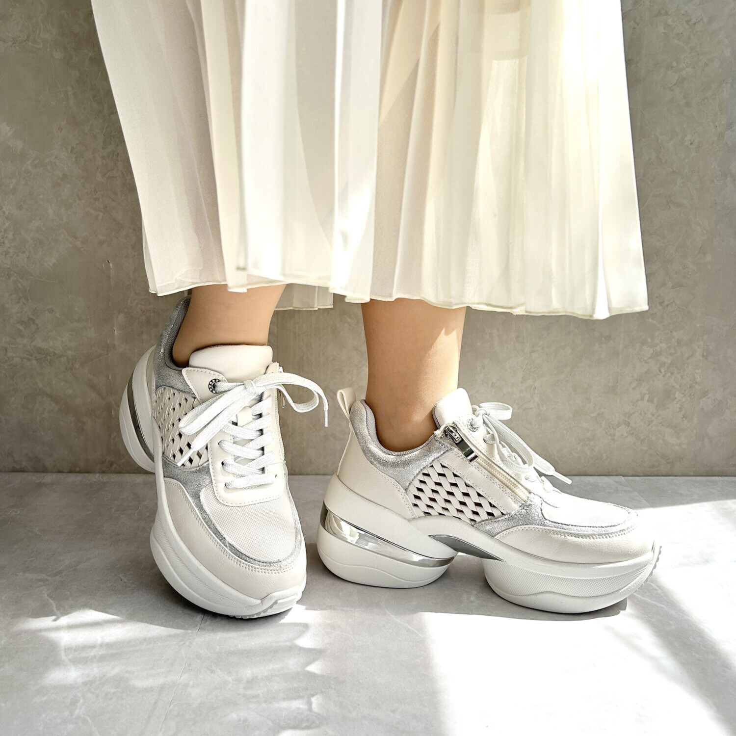 ヌーベルヴォーグ リュクスライン ブランド誕生１５周年！ 魅せるヒールコンシャス 楽してキレイを手に入れる 軽量厚底スニーカー