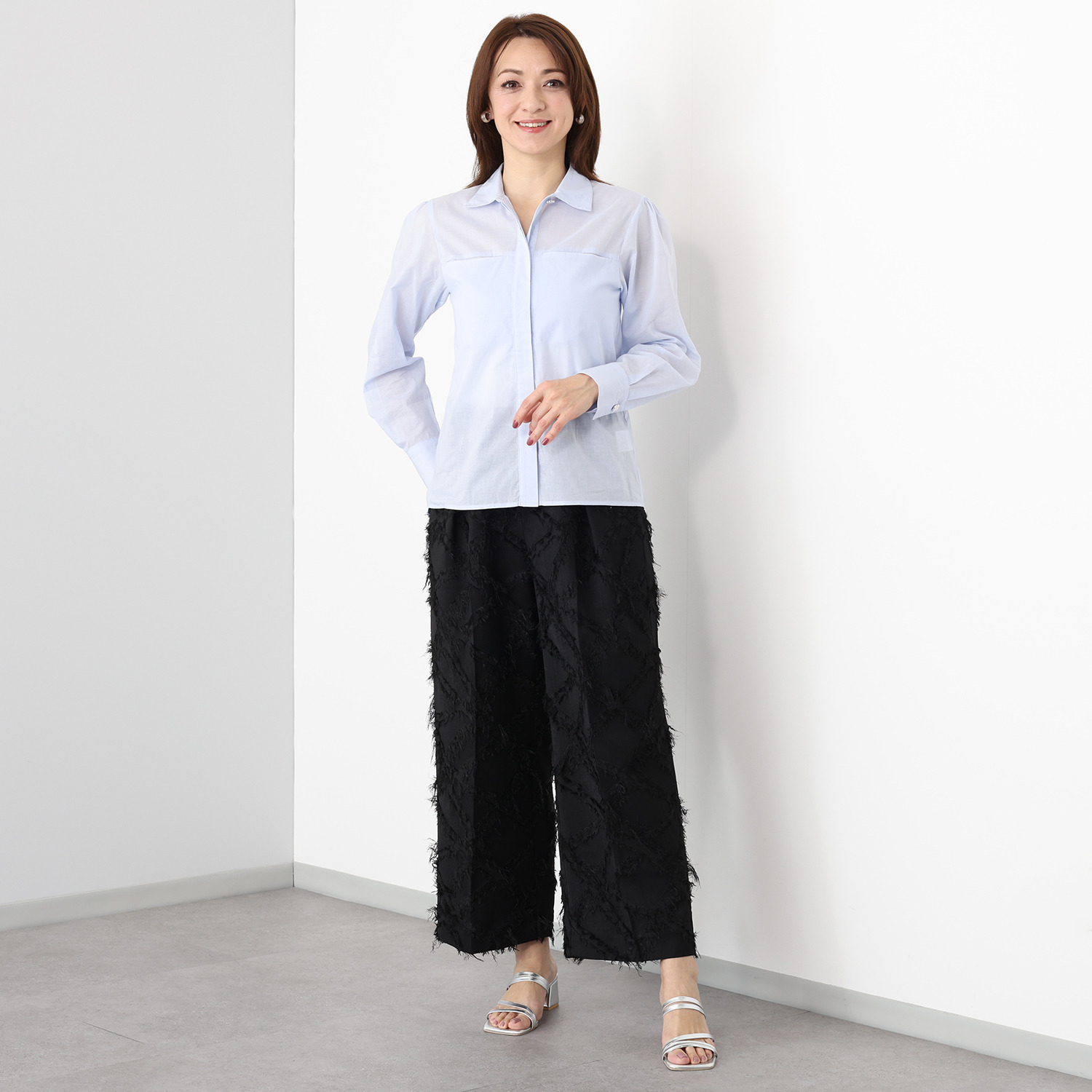 ヴィオラウィル コットン１００％ 爽やかな印象 上品な透け感のある ビッグポケットシャツ