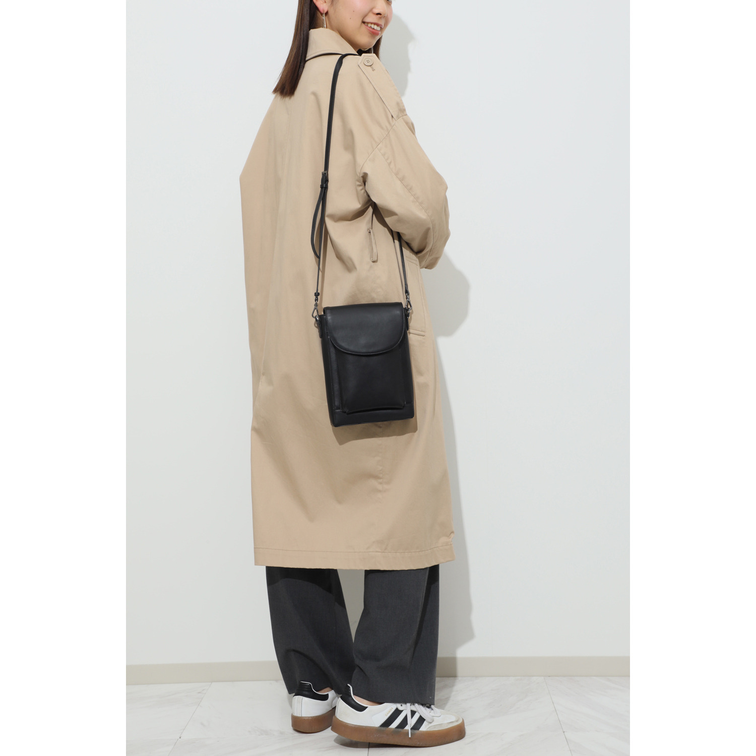 リアマッサ ラムレザー ショルダーバッグ