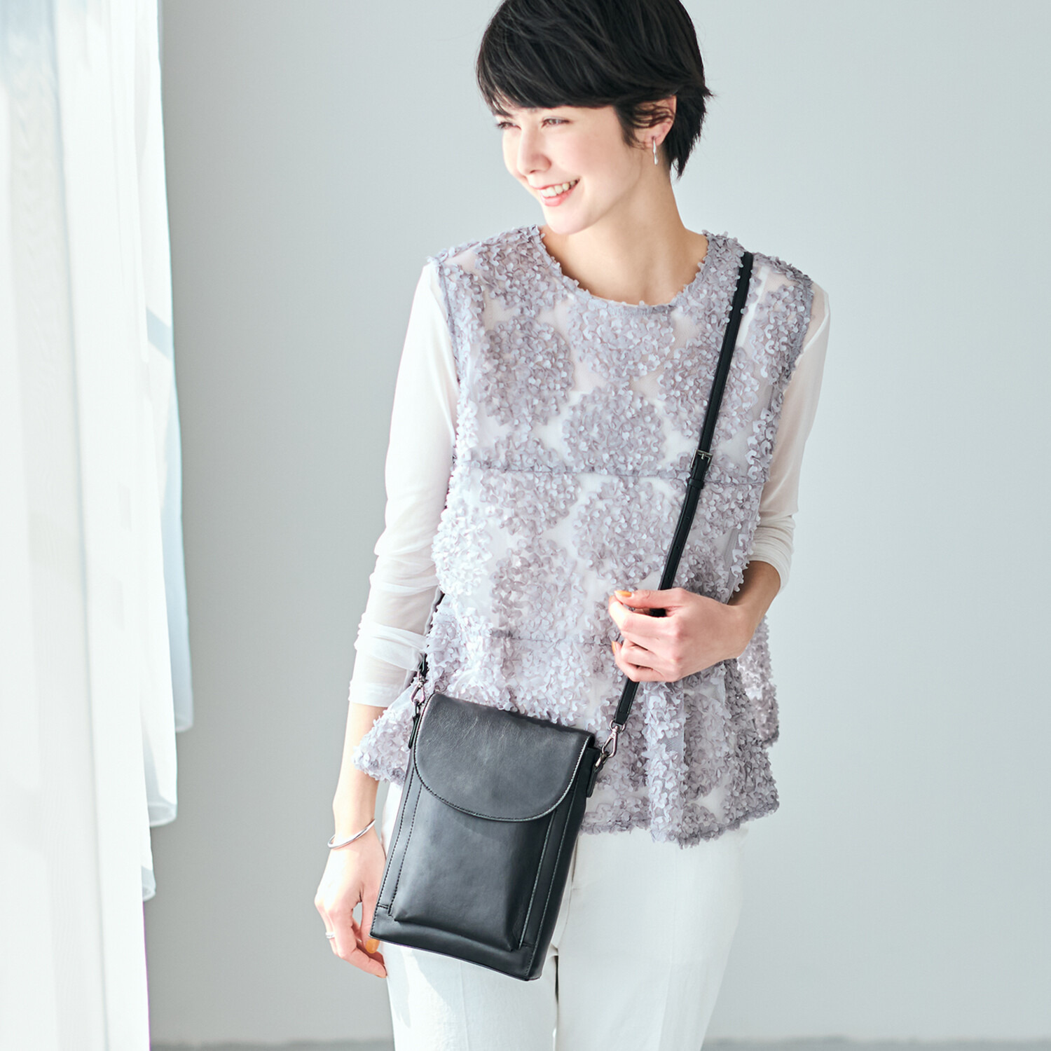 リアマッサ ラムレザー ショルダーバッグ