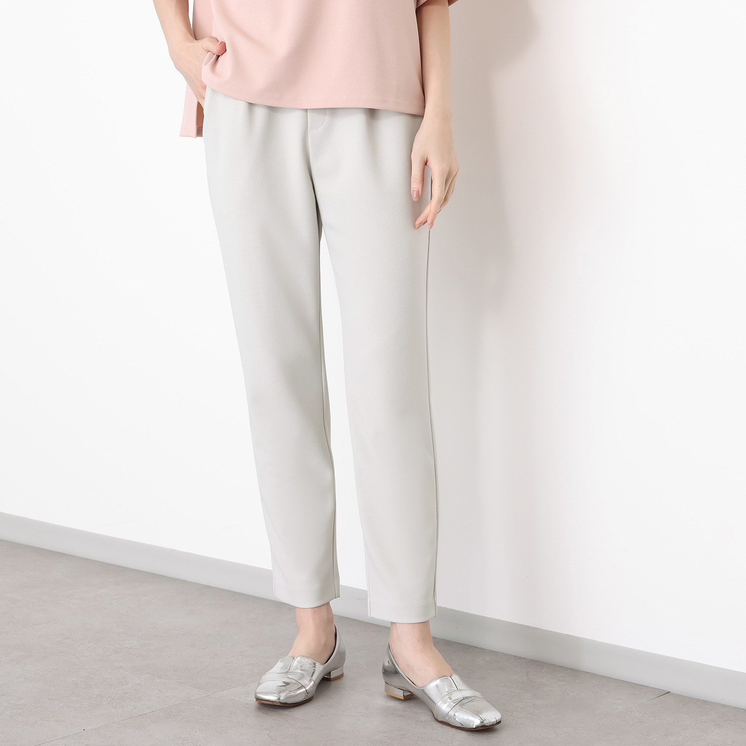 ＴＡＫＵＭＩＢＡ 洗えてシワになりにくい！ ストレッチジョーゼット 日本製　ワンタック テーパードパンツ