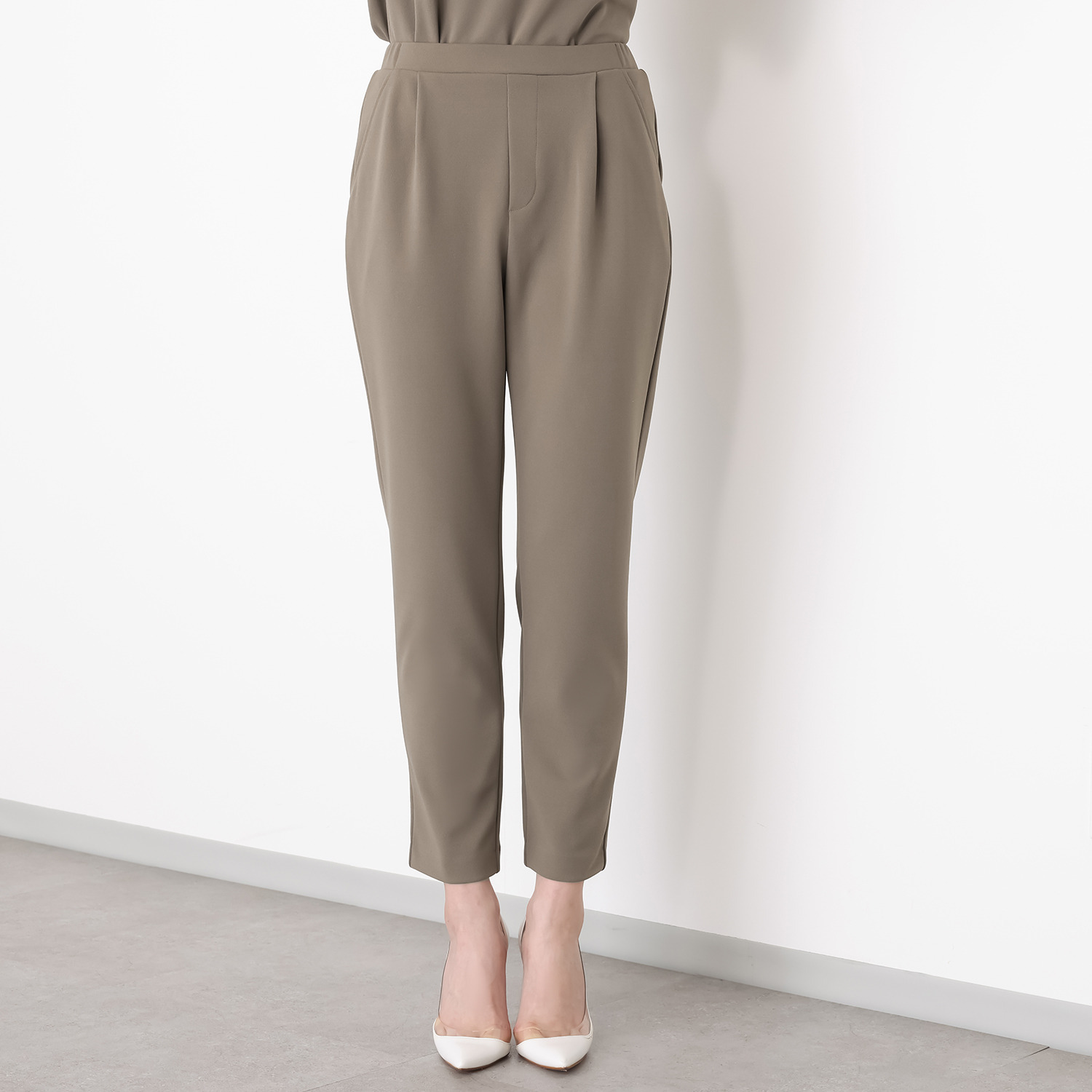 ＴＡＫＵＭＩＢＡ 洗えてシワになりにくい！ ストレッチジョーゼット 日本製　ワンタック テーパードパンツ