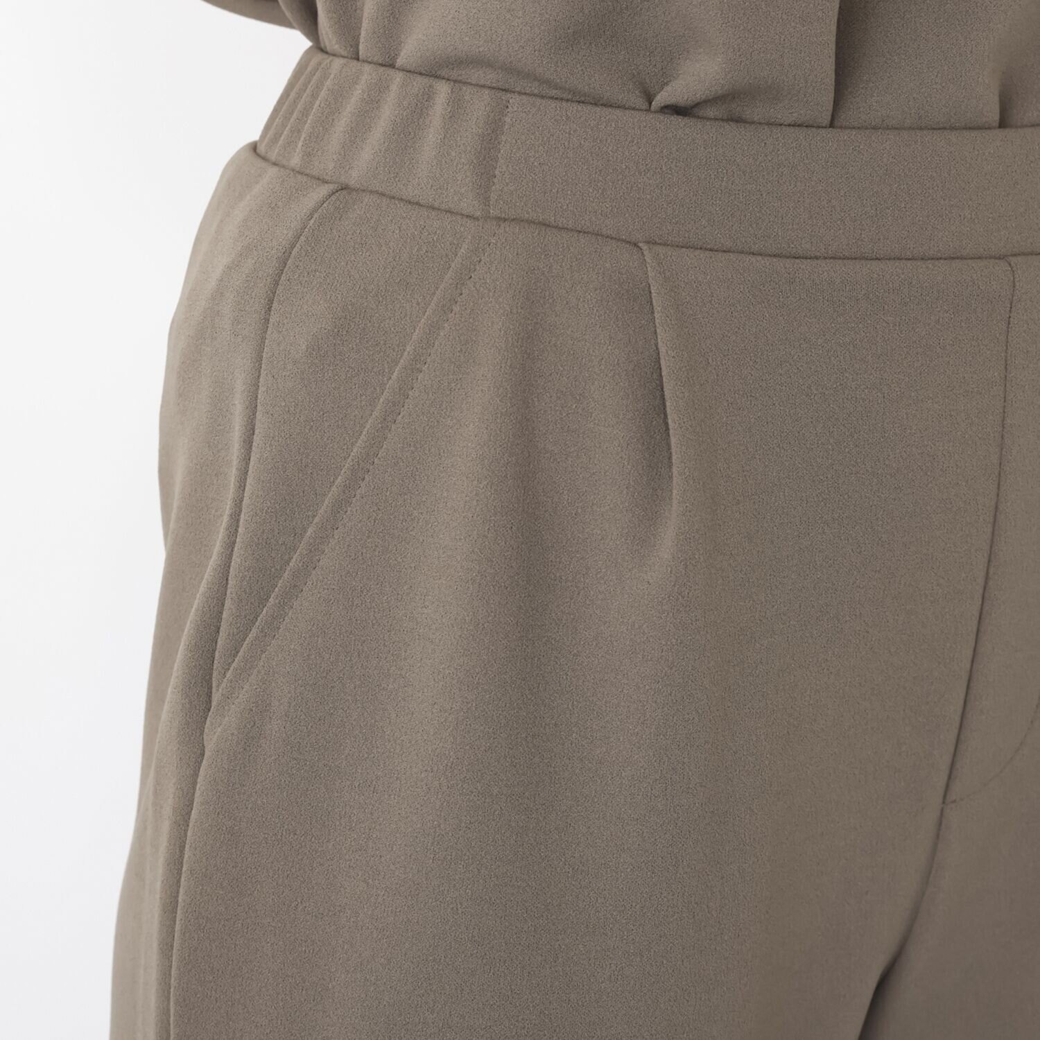 ＴＡＫＵＭＩＢＡ 洗えてシワになりにくい！ ストレッチジョーゼット 日本製　ワンタック テーパードパンツ