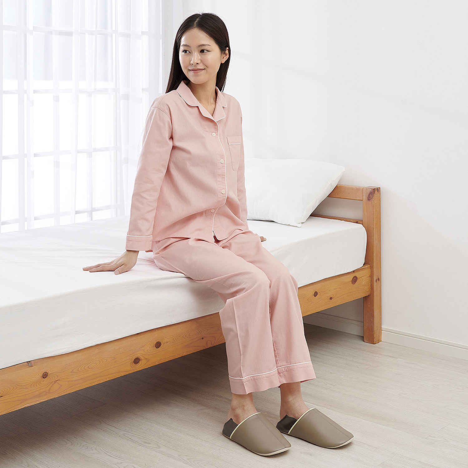 いざというとき！ 底面の特殊シートで 足元を守る ＣＯＧＩＴ　防災 “足まもりっぱ＋” ２色セット