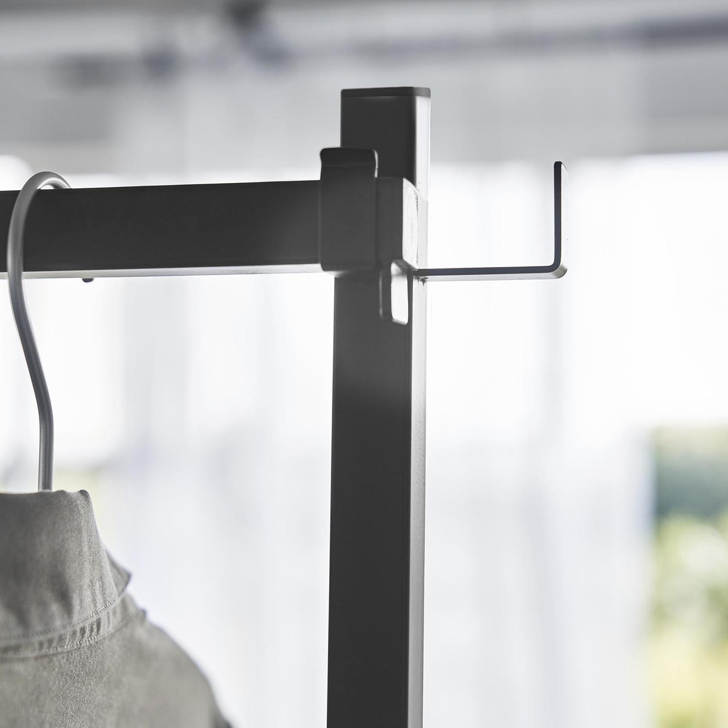 山崎実業　タワー サッと広げて簡単設置！ 折り畳み室内物干し ＜２連＞