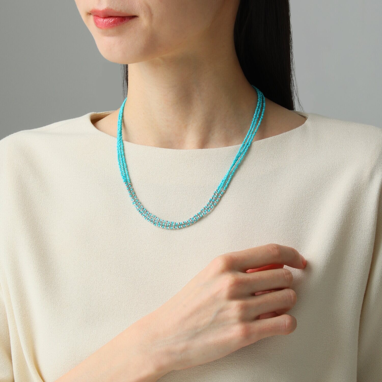 ドラマチック・ターコイズ シルバー アリゾナ産ターコイズ ファセットビーズ ３連ネックレス