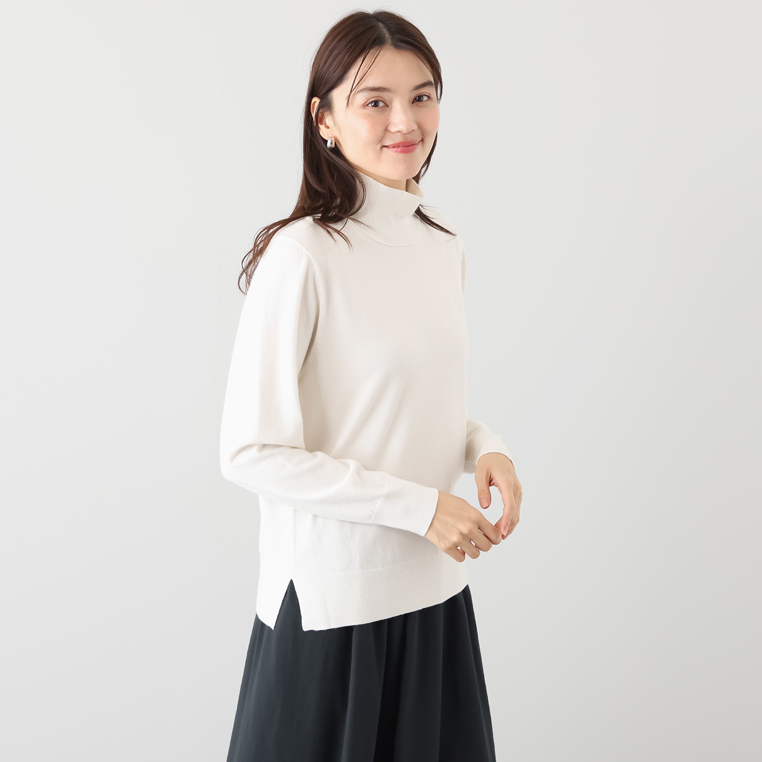 ホリーズ　アズ 刺しゅうアクセント ニットプルオーバー