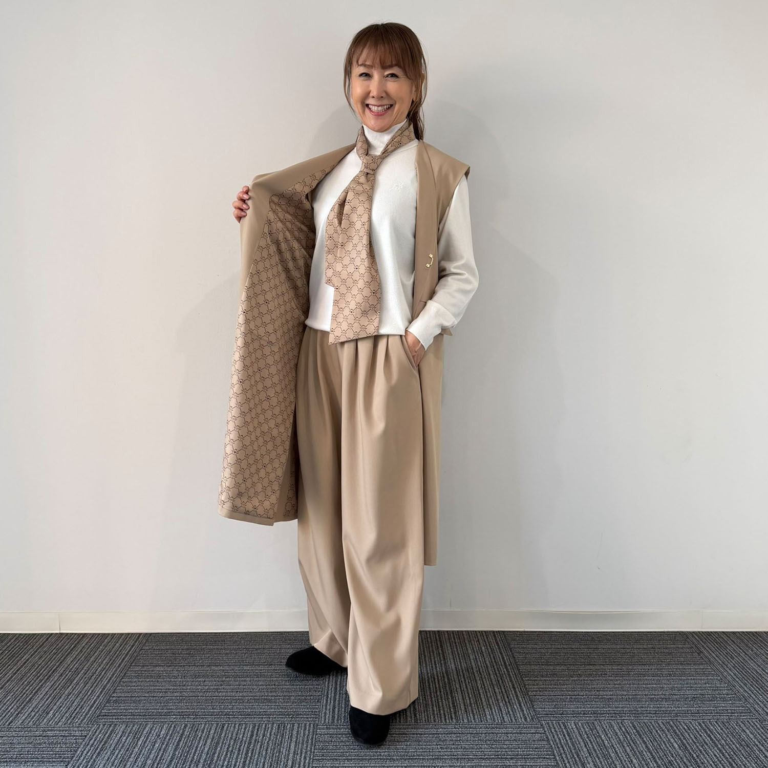 ホリーズ　アズ フロントタックアクセント ワイドパンツ