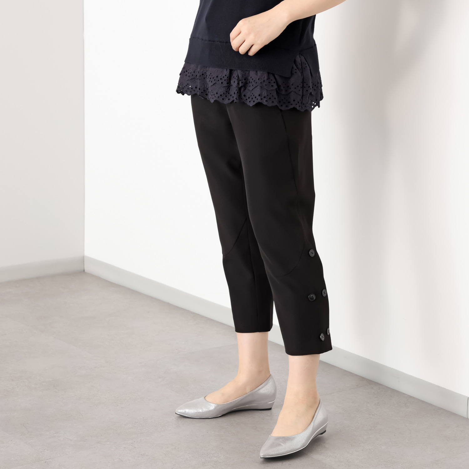 ボンボン・エ・ショコラ 立体シルエット クロップトパンツ