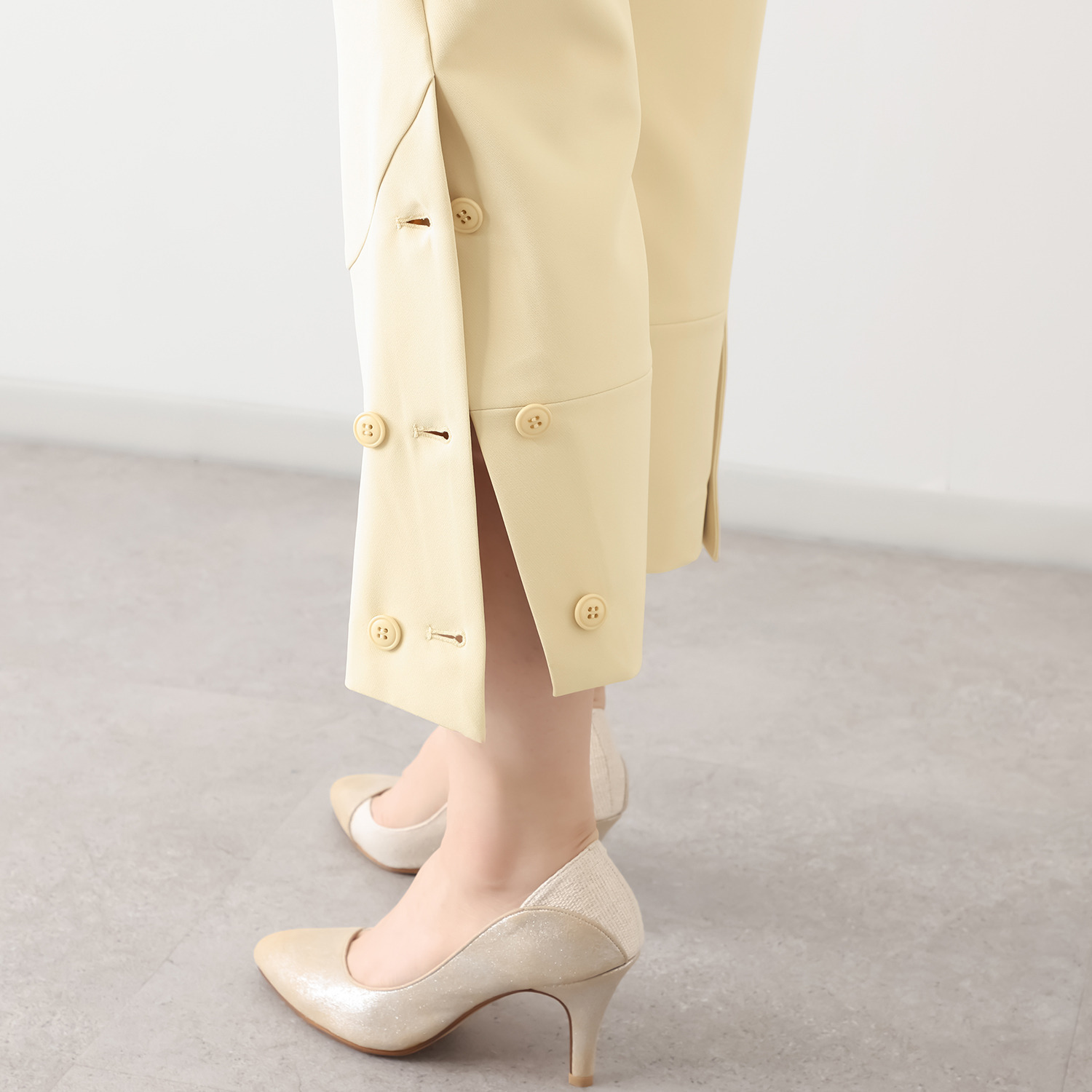 ボンボン・エ・ショコラ 立体シルエット クロップトパンツ