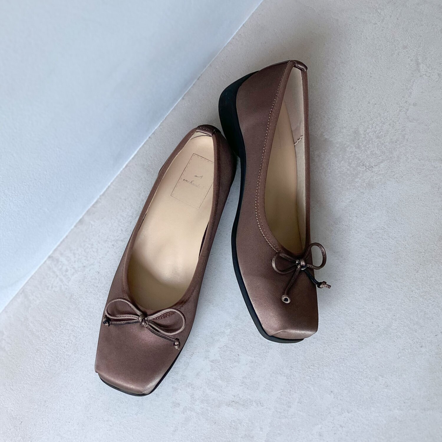 エンチャンテッド 防水　晴雨兼用！ サテン調合成皮革 バレエシューズ