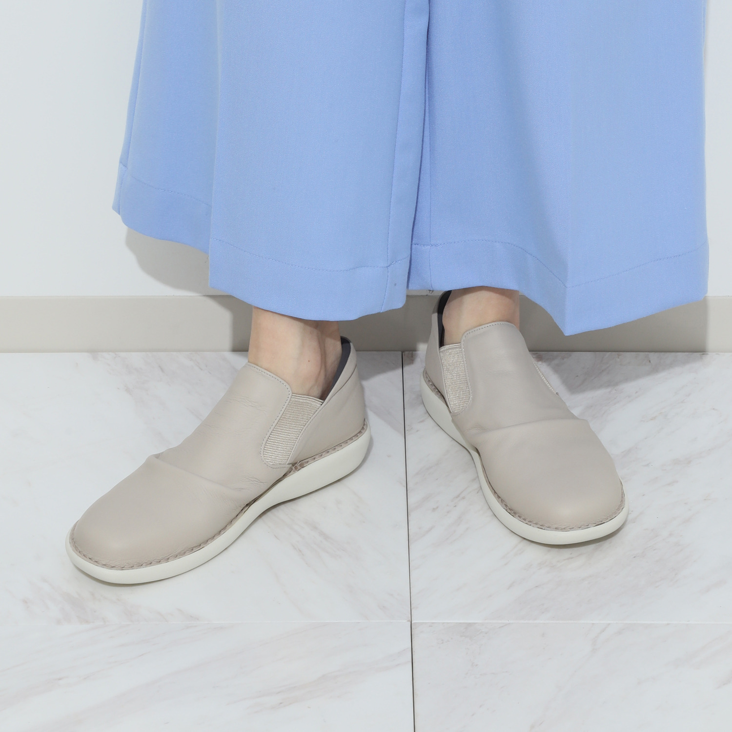 ミスキョウコ 日本製　牛革 ドレープ サイドゴアスリッポン