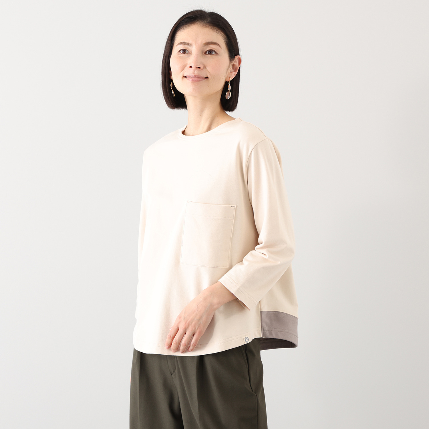 シロヤイチガントウキョウ ベルガモ 裏毛プルオーバー