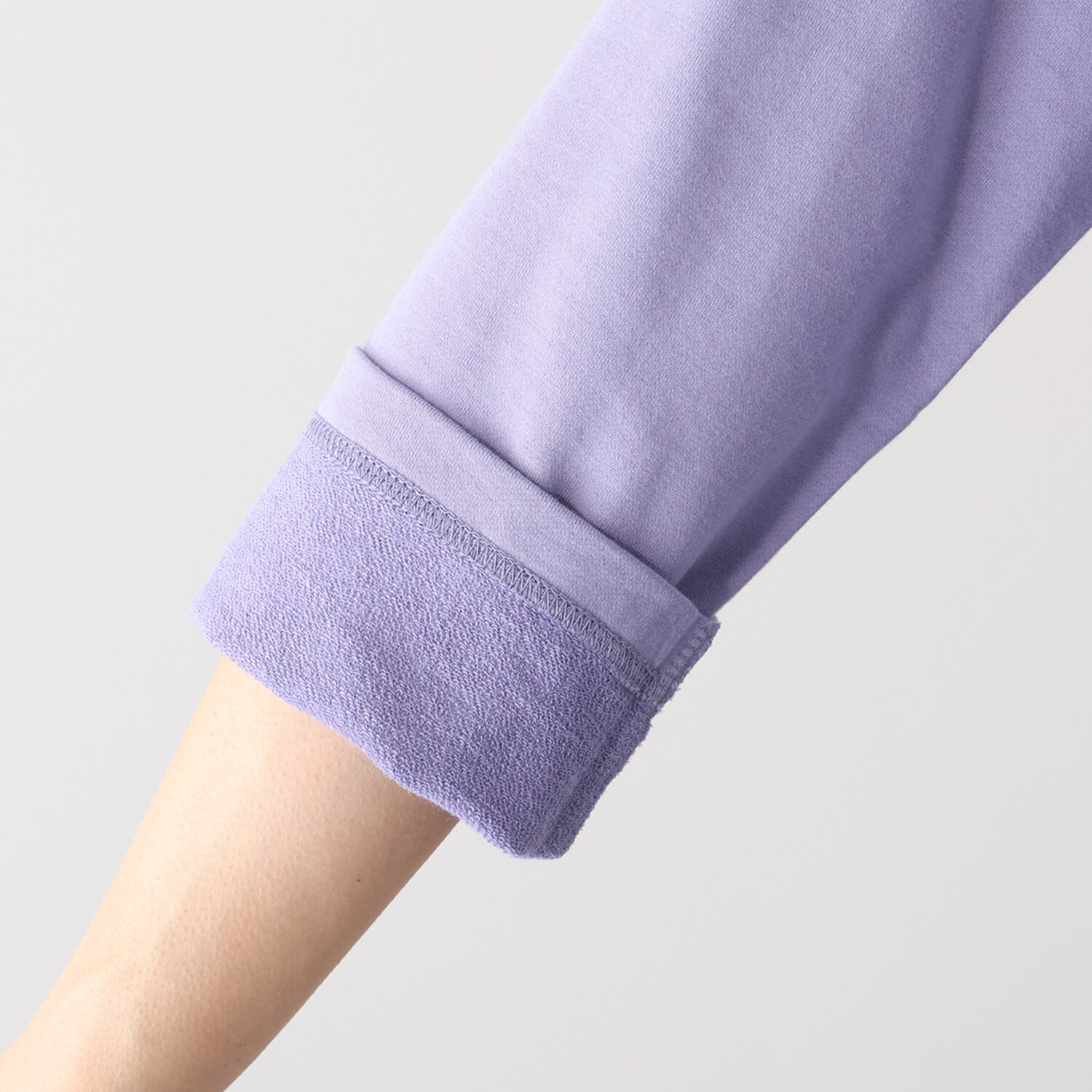 シロヤイチガントウキョウ ベルガモ 裏毛プルオーバー