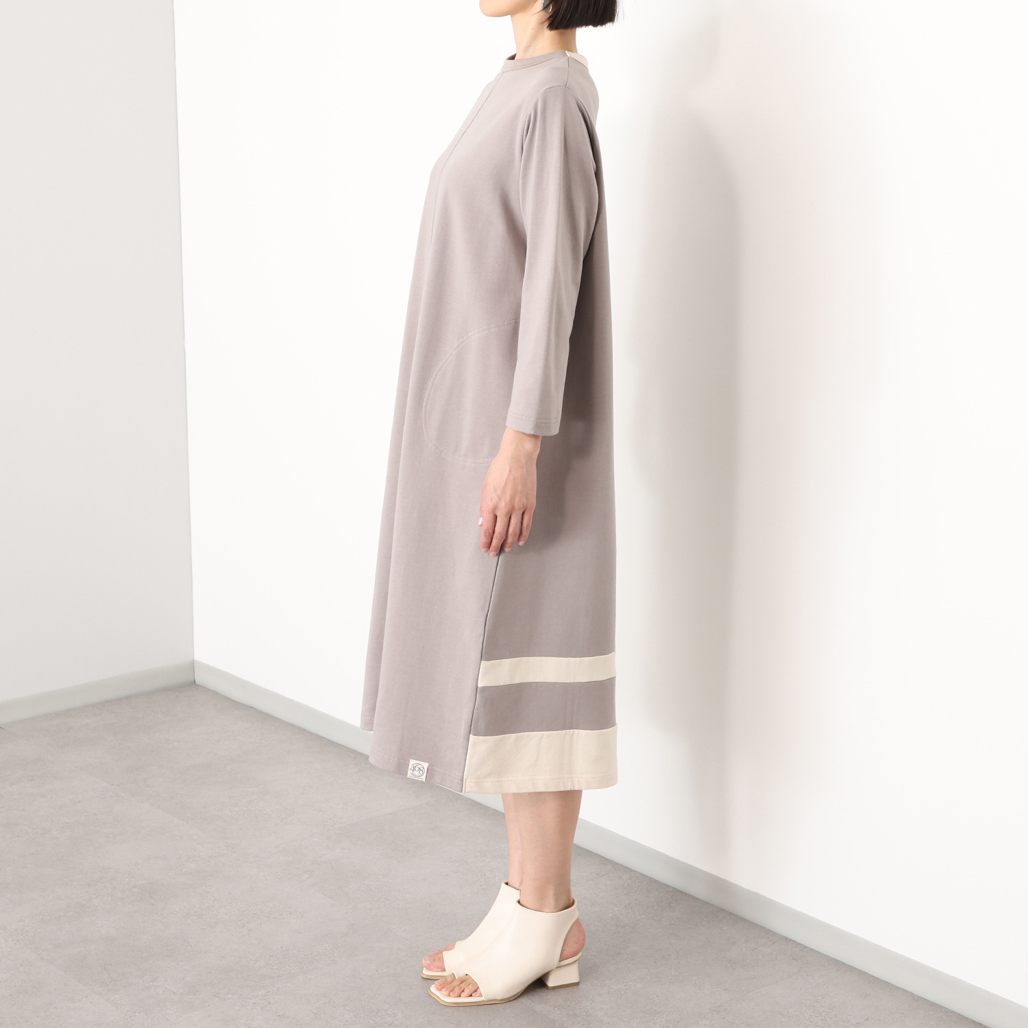 シロヤイチガントウキョウ ベルガモ 裏毛 配色ワンピース