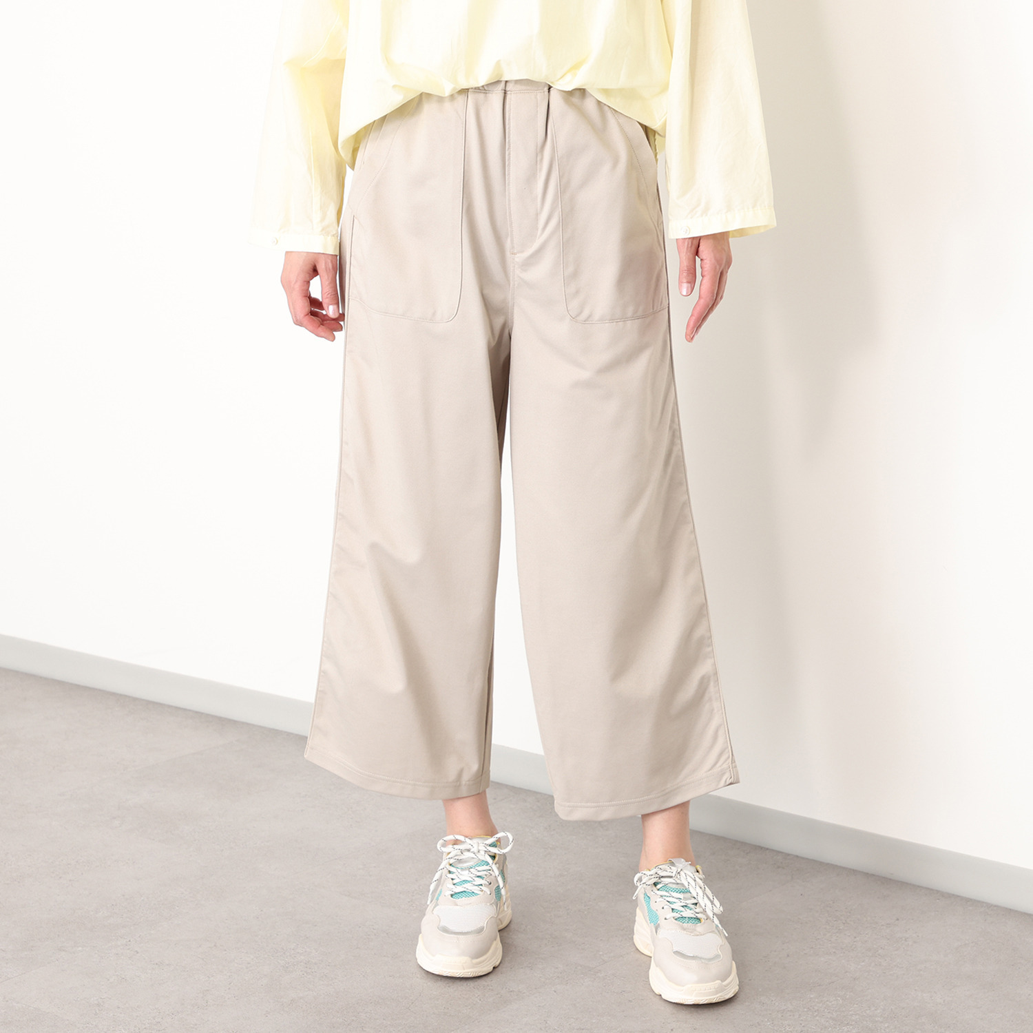 シロヤイチガントウキョウ ベルガモ ツイルワイドパンツ